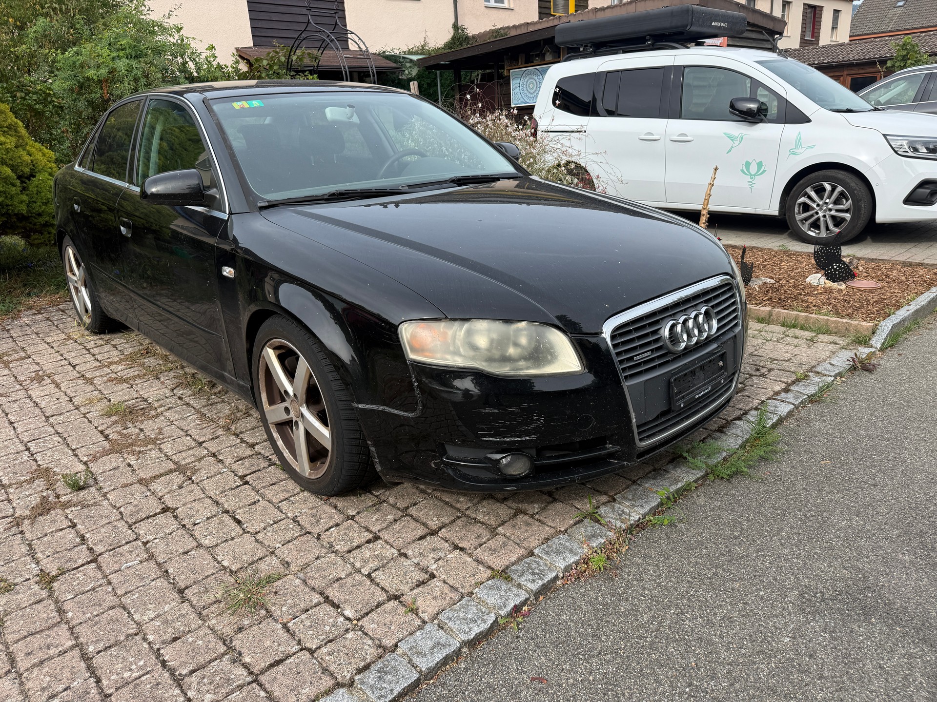 AUDI A4 Avant 2.0 Turbo FSI quattro-image-2