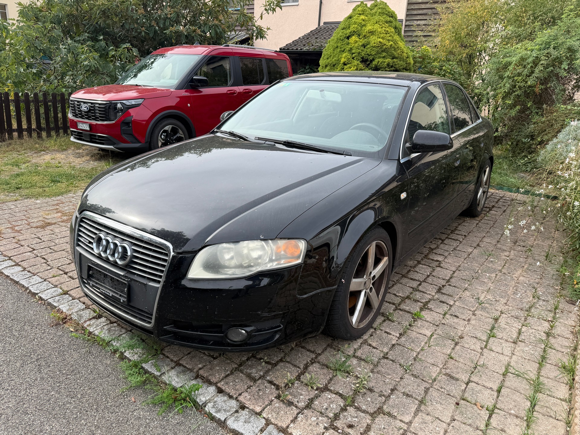 AUDI A4 Avant 2.0 Turbo FSI quattro-image-1