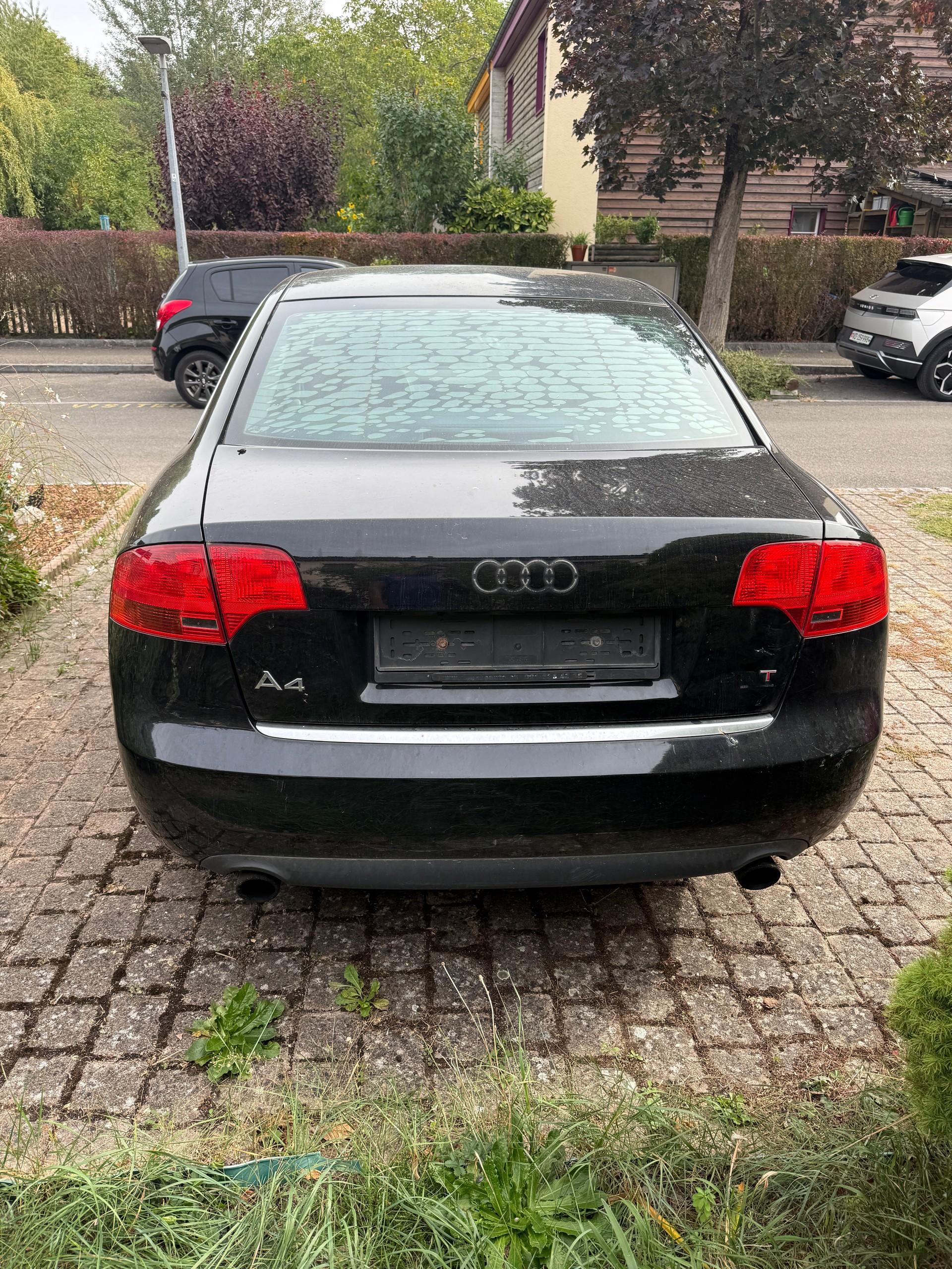 AUDI A4 Avant 2.0 Turbo FSI quattro-image-3