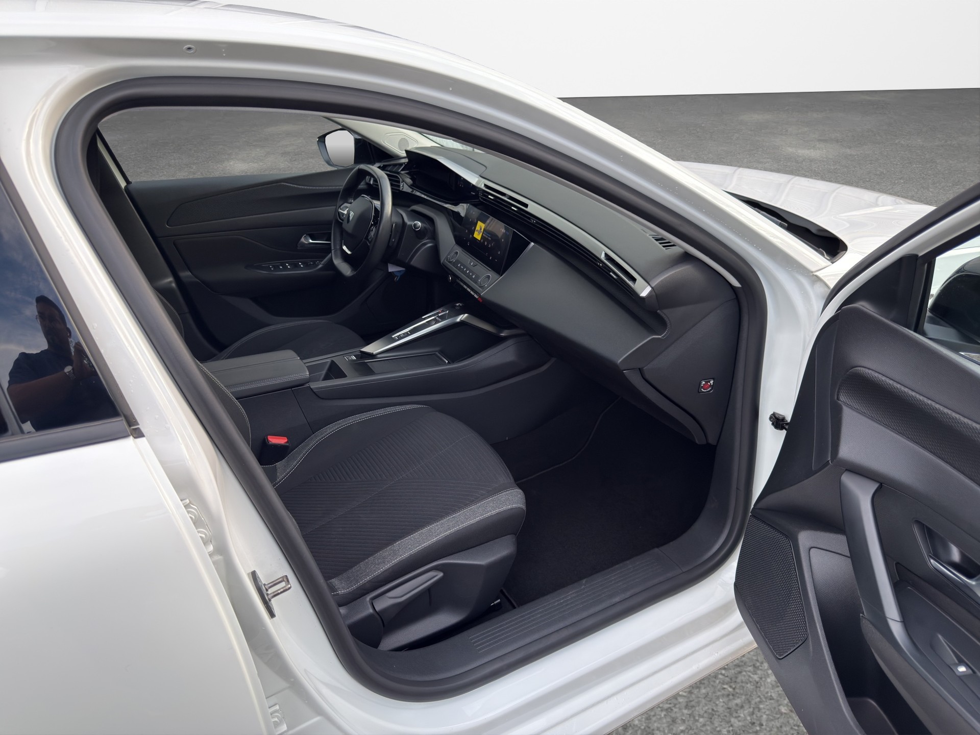 PEUGEOT 308 SW 1.5 BlueHDI Active Pack EAT8-image-12