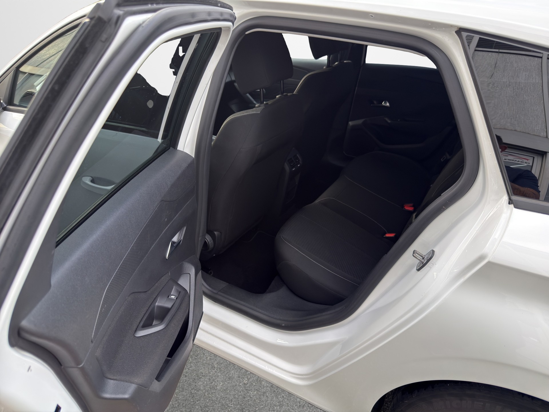 PEUGEOT 308 SW 1.5 BlueHDI Active Pack EAT8-image-13