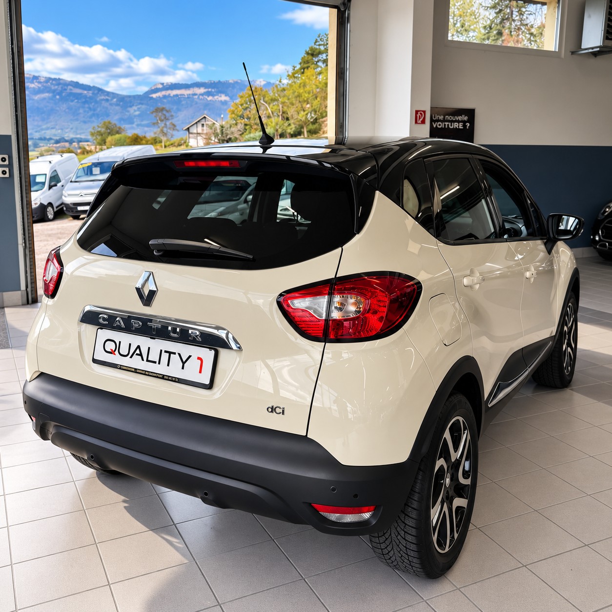 RENAULT Captur 1.5 dCi Privilège EDC-image-4