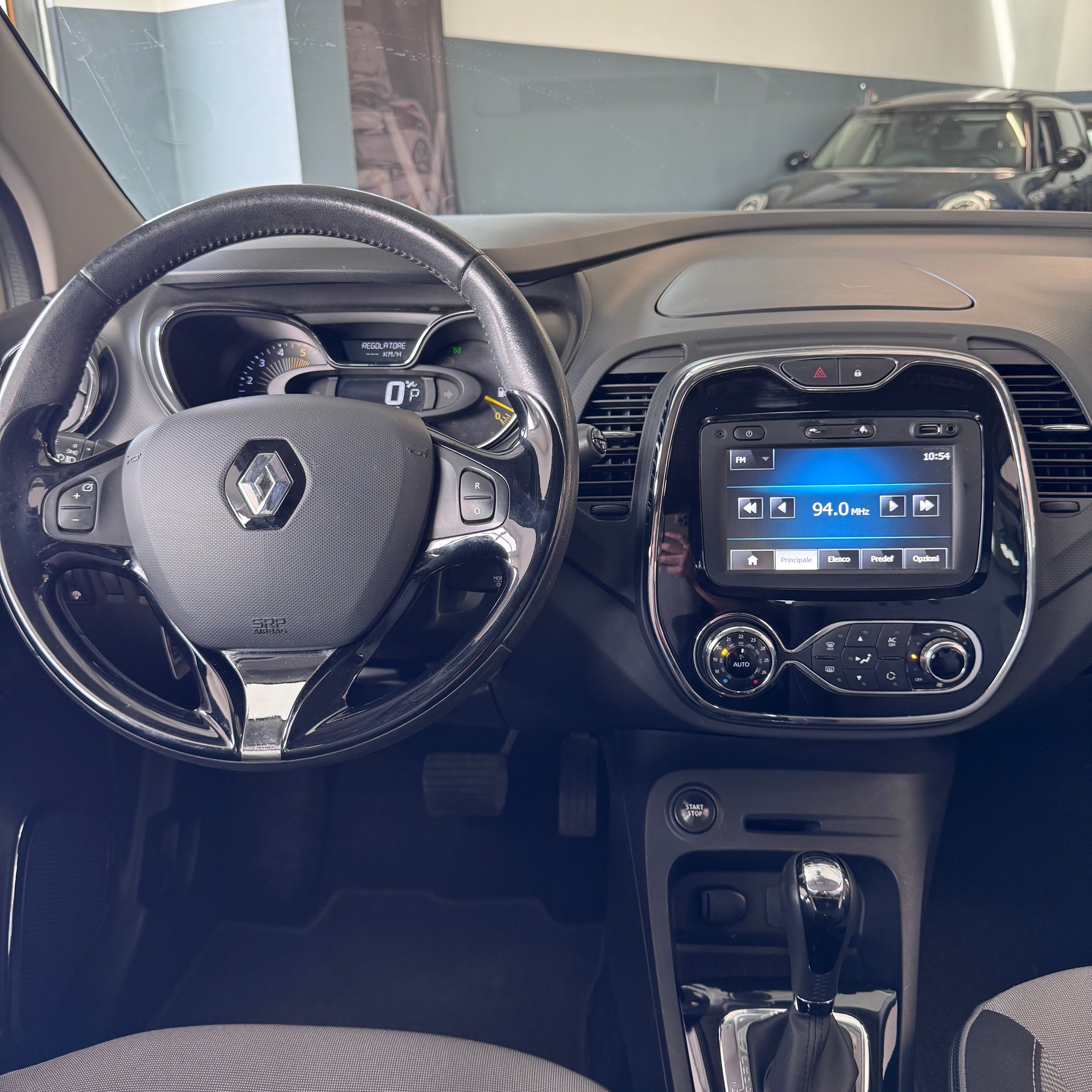 RENAULT Captur 1.5 dCi Privilège EDC-image-10