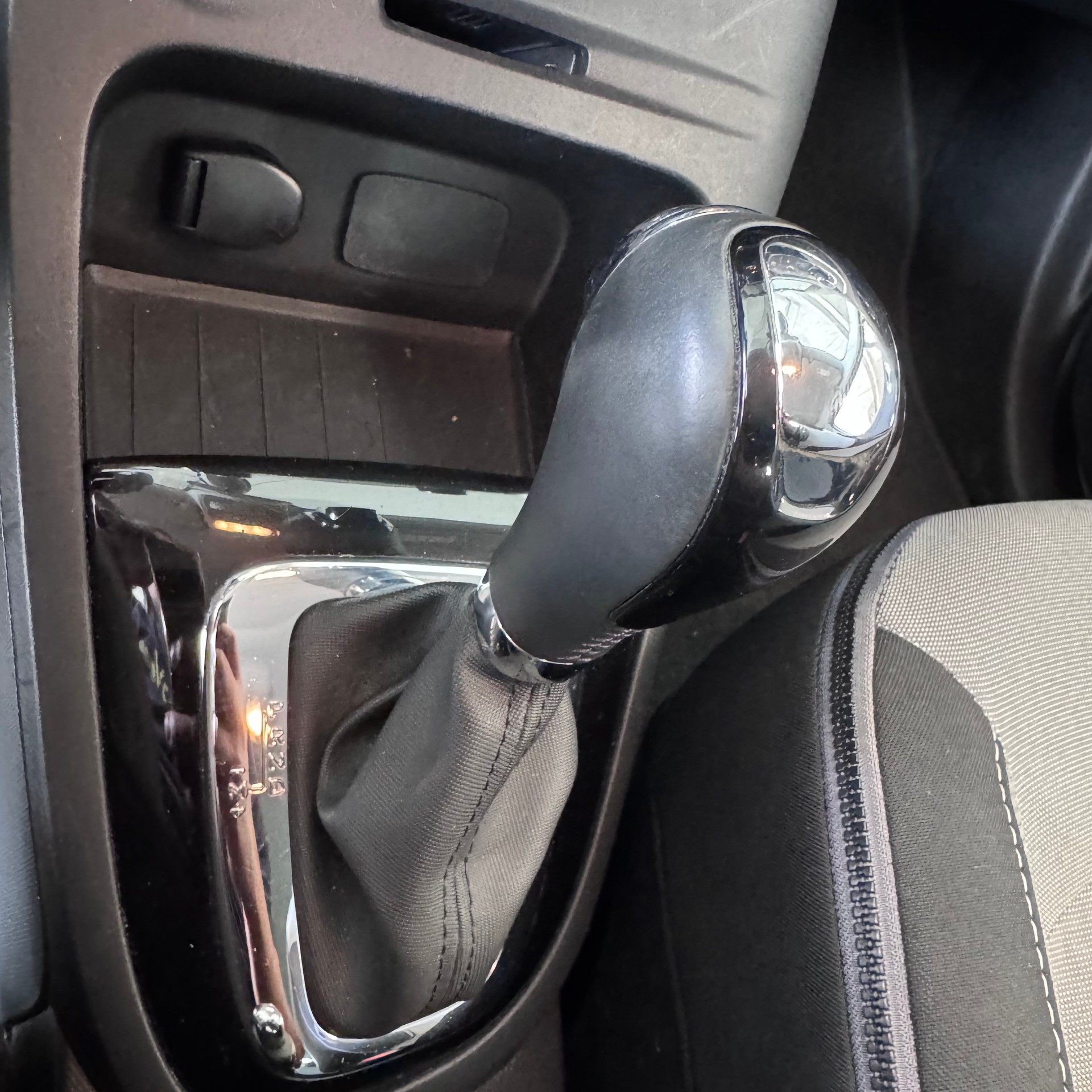 RENAULT Captur 1.5 dCi Privilège EDC-image-19