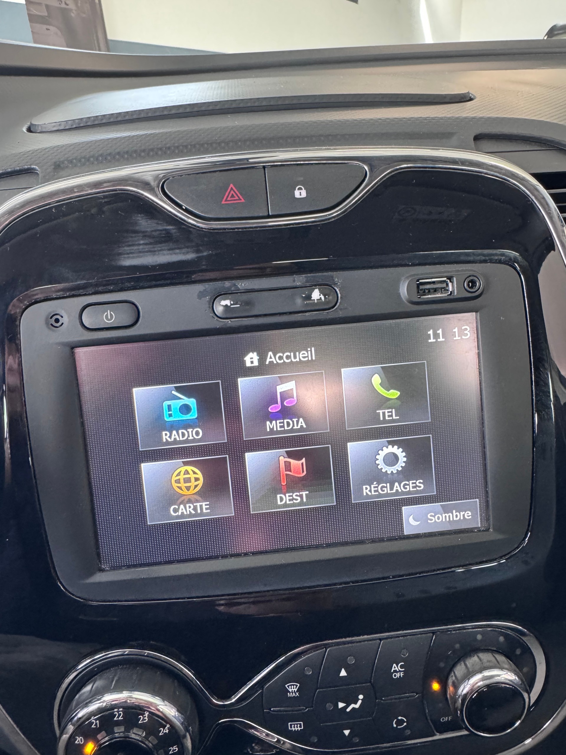 RENAULT Captur 1.5 dCi Privilège EDC-image-27