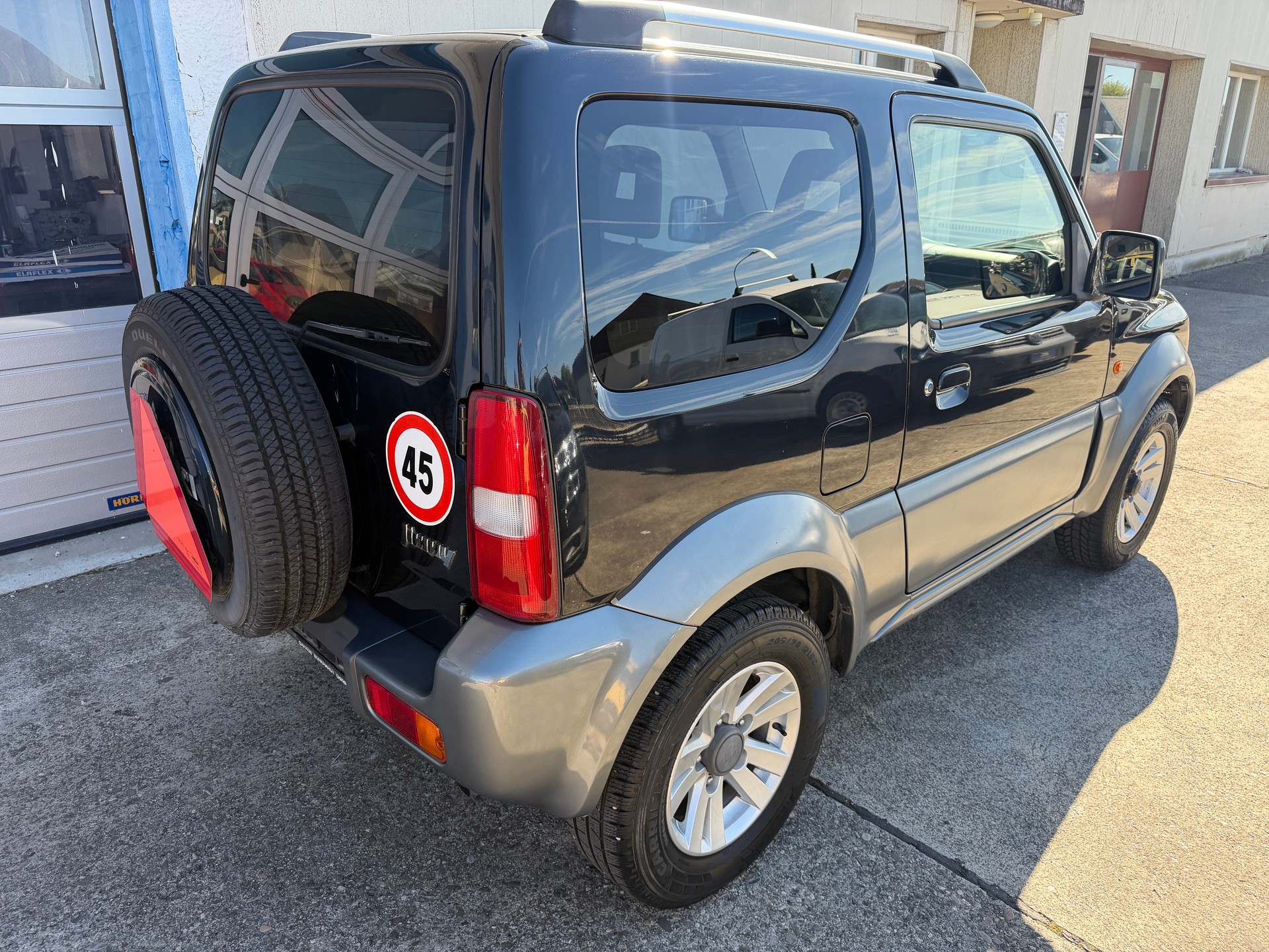 SUZUKI Jimny 1.3 16V Automatic 45km/h-image-2