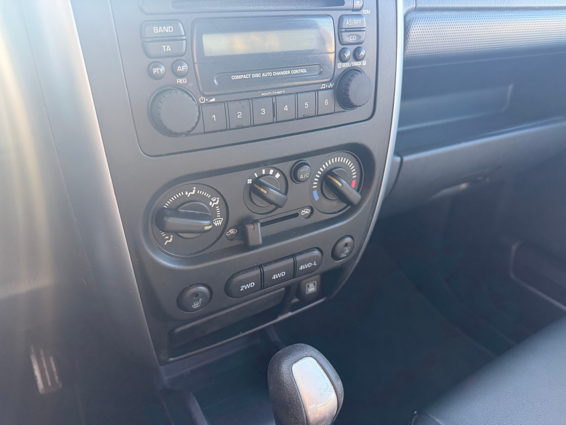 SUZUKI Jimny 1.3 16V Automatic 45km/h-image-6
