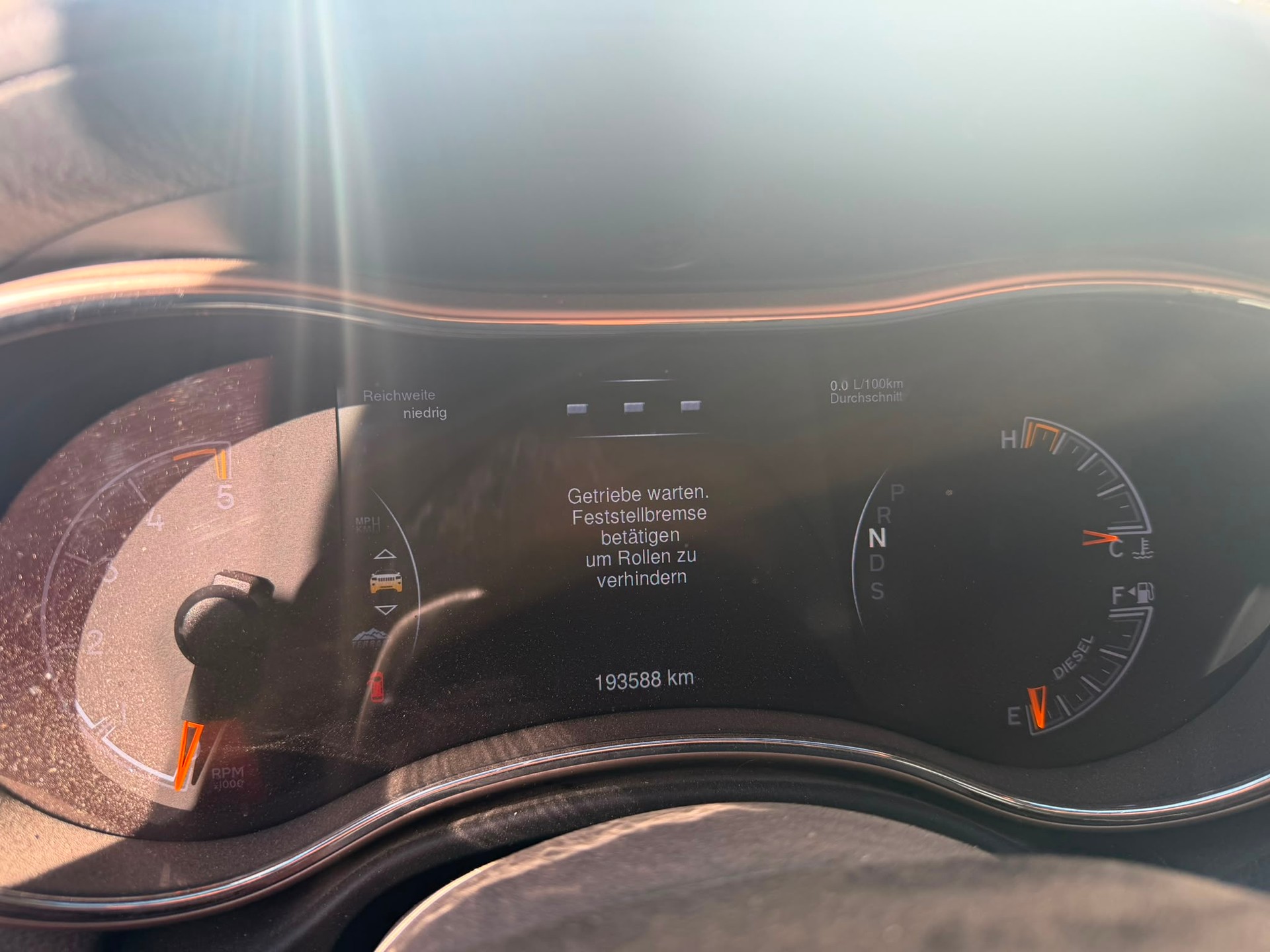 JEEP Grand Cherokee 3.0 CRD Overland Automatic-image-7