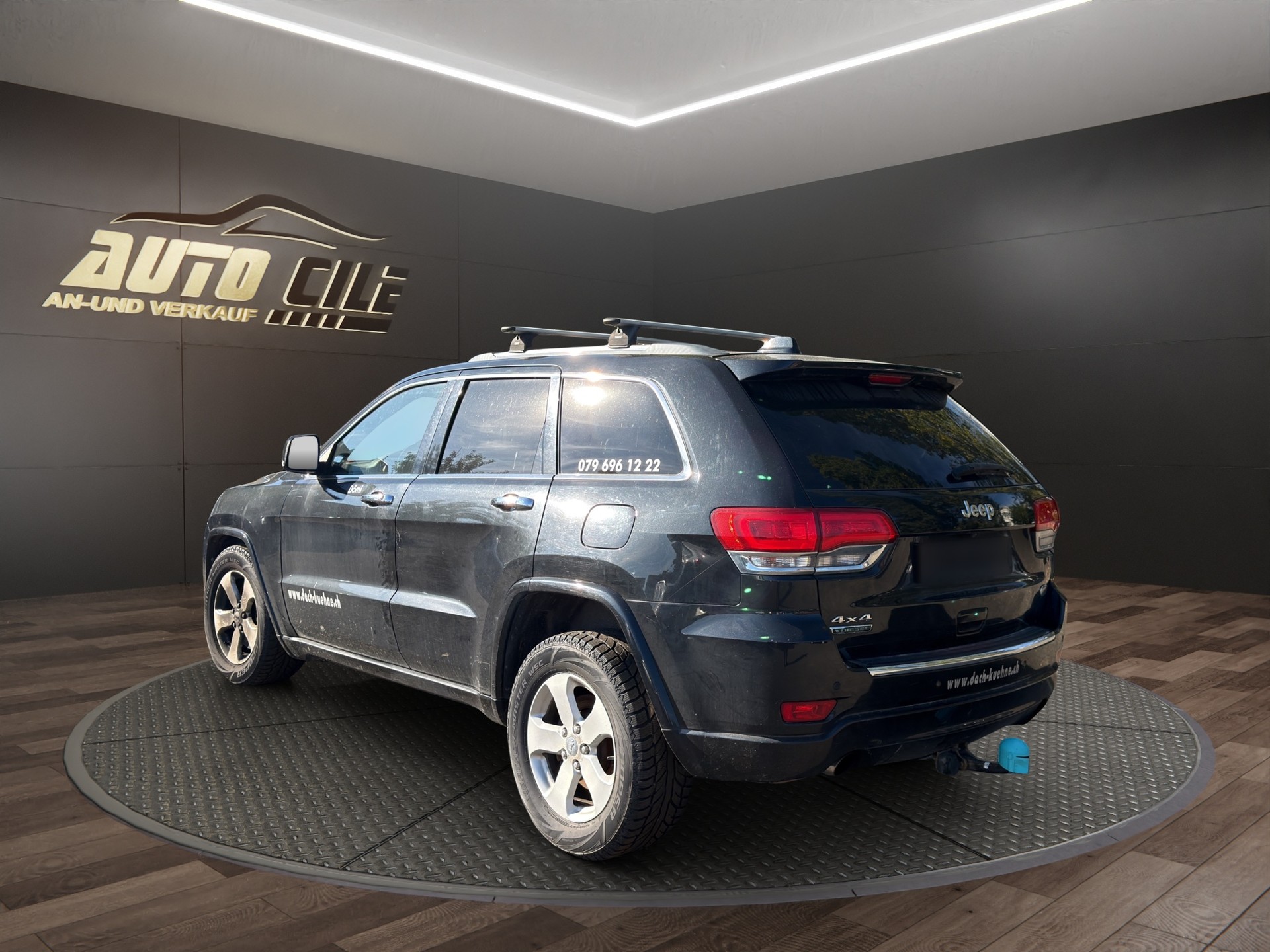 JEEP Grand Cherokee 3.0 CRD Overland Automatic-image-2
