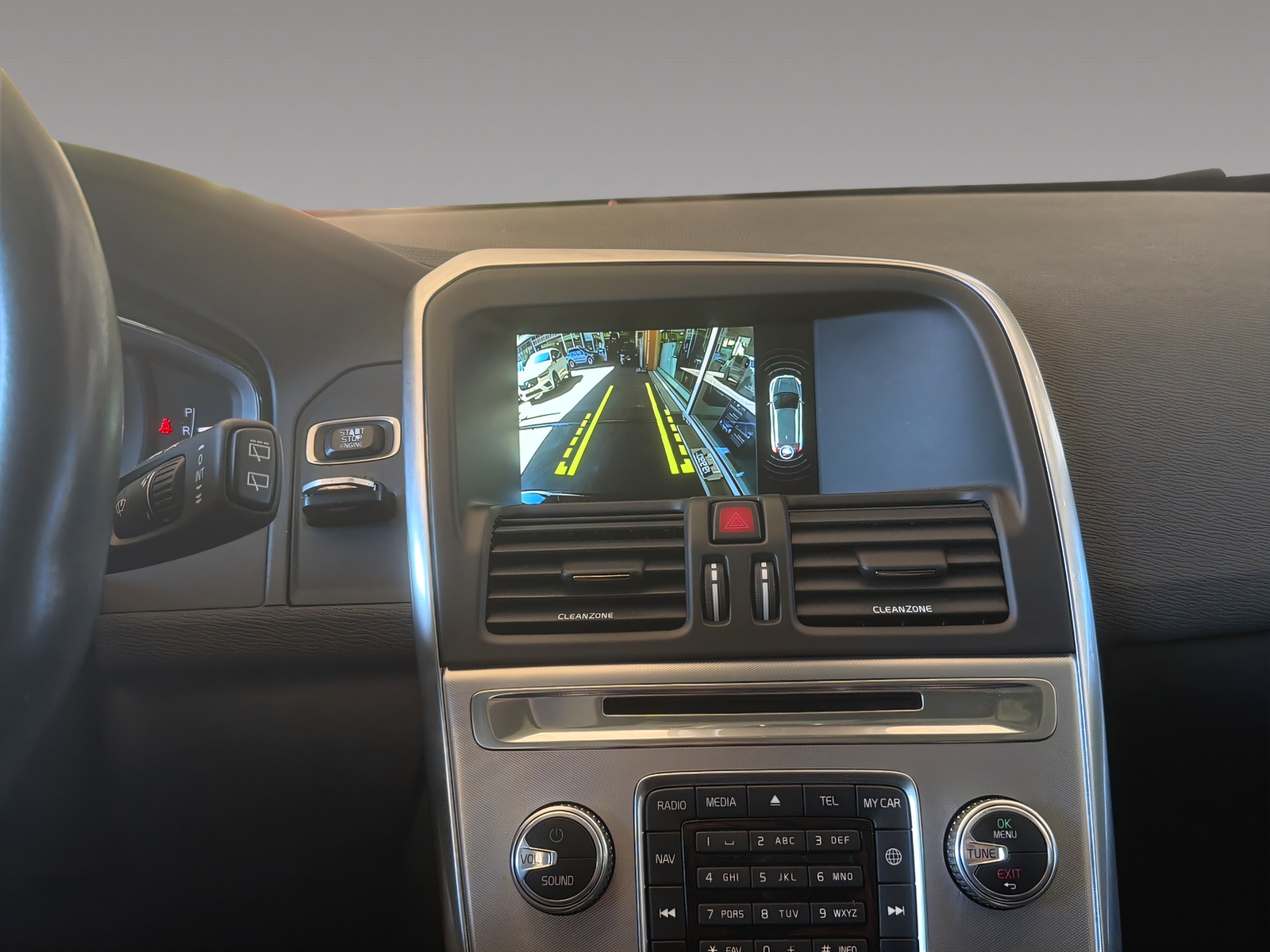 VOLVO XC60 2.4 D5 Summum AWD S/S-image-13