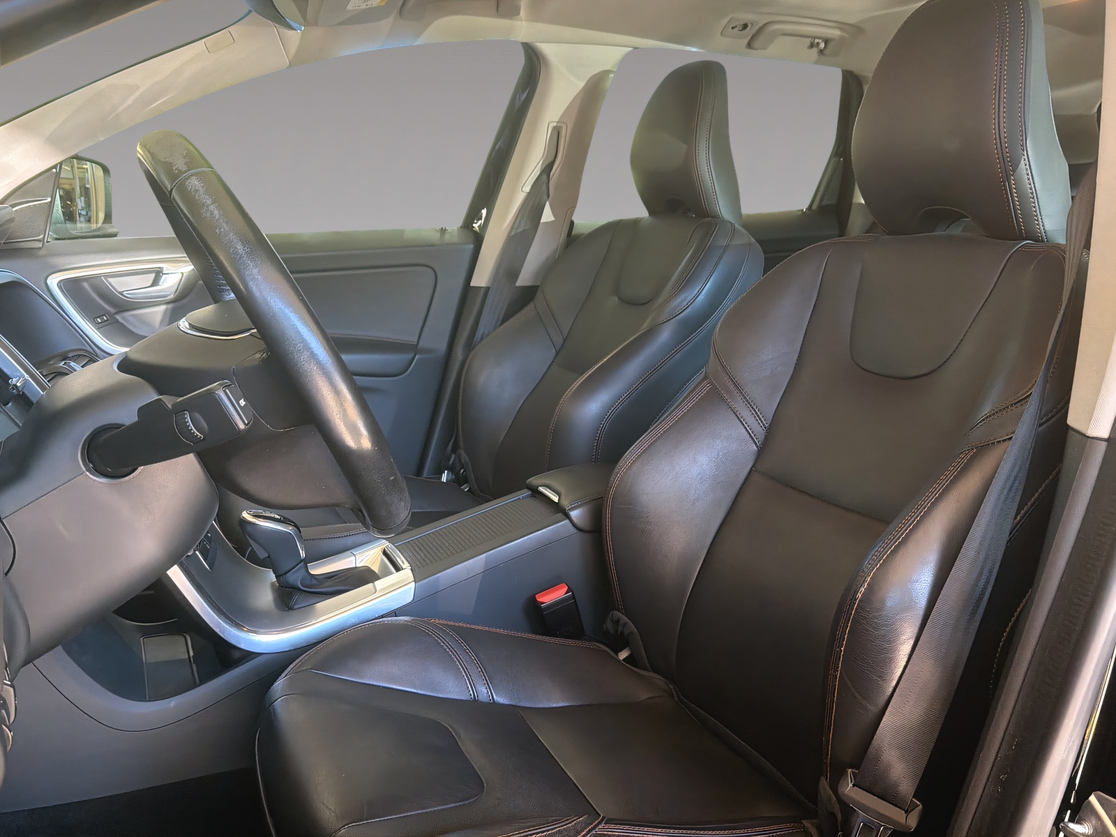 VOLVO XC60 2.4 D5 Summum AWD S/S-image-5
