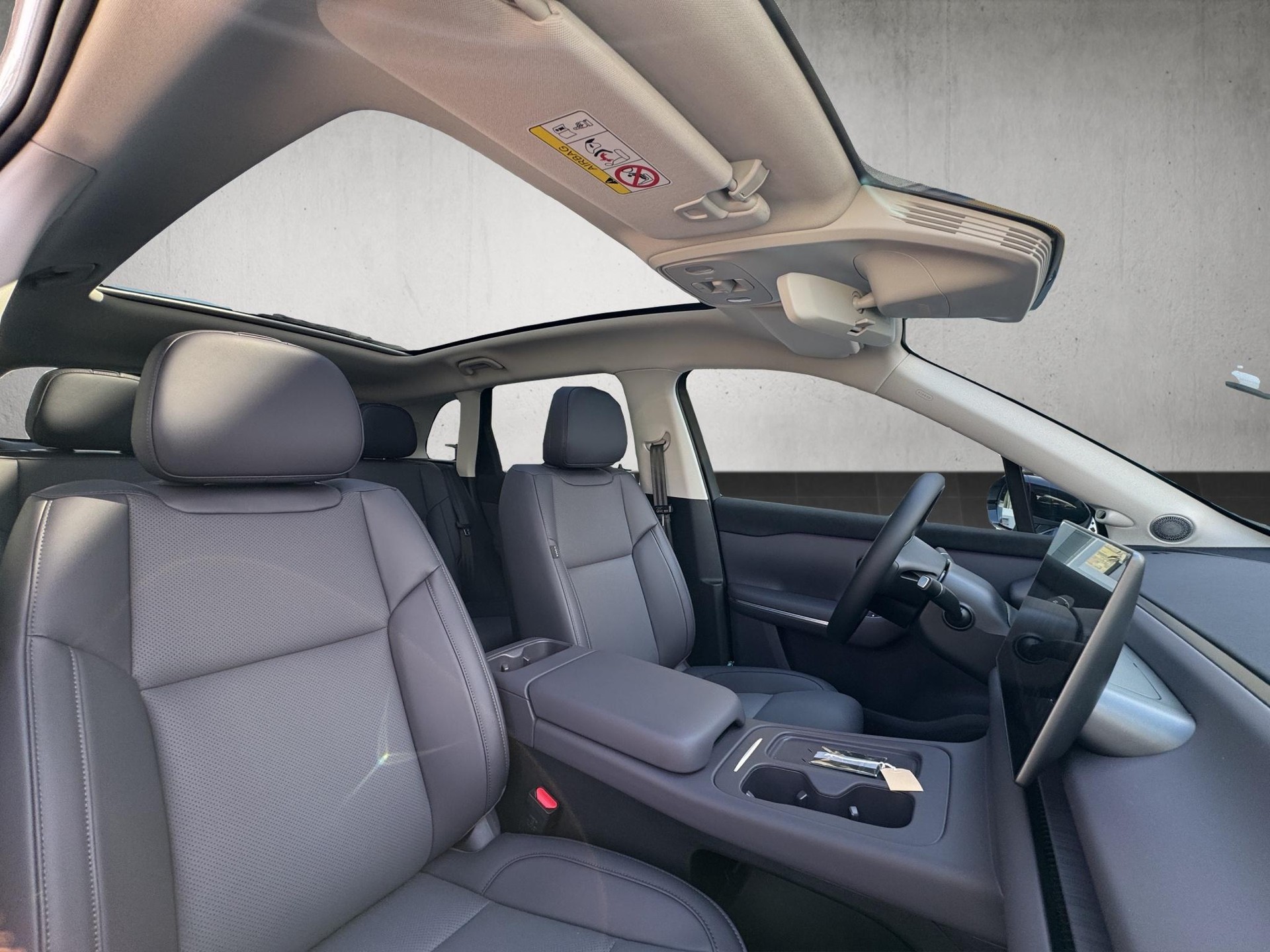 LEAPMOTOR C10 1.5 REEV Design-image-12