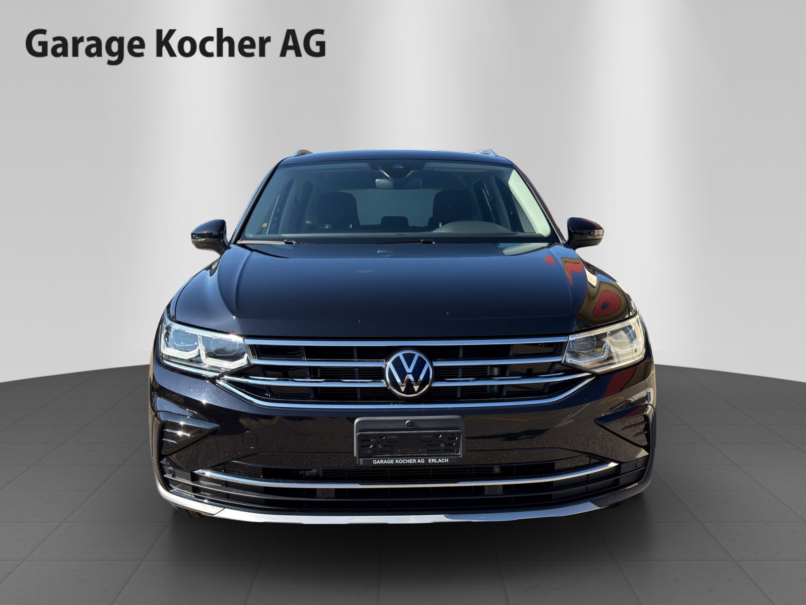 VW Tiguan 2.0TSI Elegance 4Motion DSG-image-1