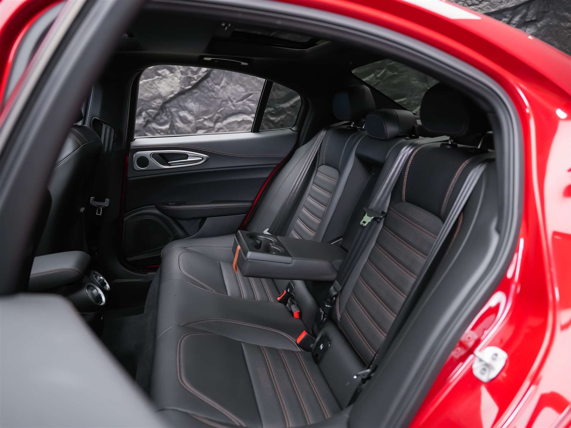 ALFA ROMEO Giulia 2.0 Intensa Q4 AT8 *SOFORT Verfügbar*Werksgarantie*Panorama*Harman/Kardon*-image-16