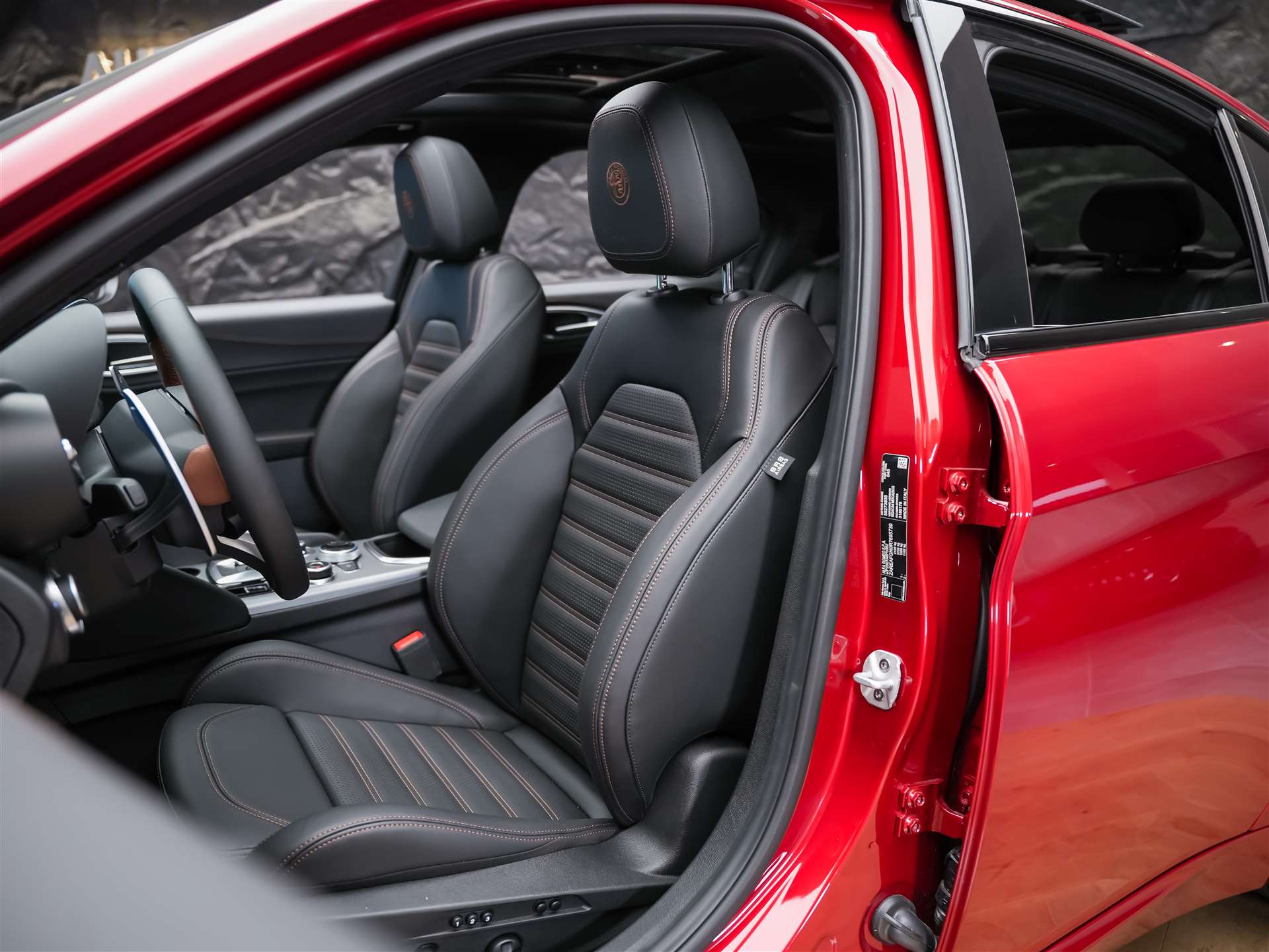ALFA ROMEO Giulia 2.0 Intensa Q4 AT8 *SOFORT Verfügbar*Werksgarantie*Panorama*Harman/Kardon*-image-9