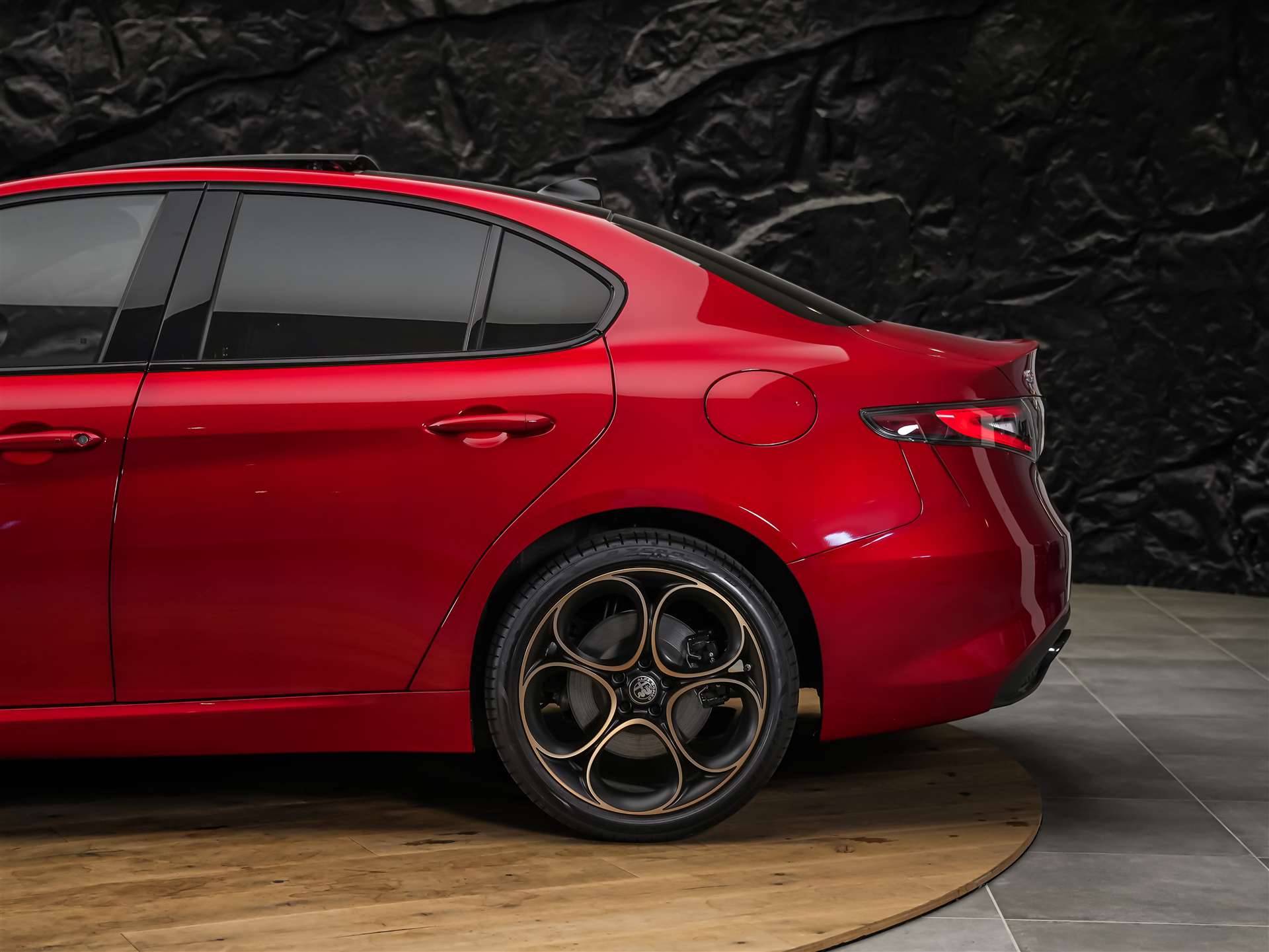 ALFA ROMEO Giulia 2.0 Intensa Q4 AT8 *SOFORT Verfügbar*Werksgarantie*Panorama*Harman/Kardon*-image-20
