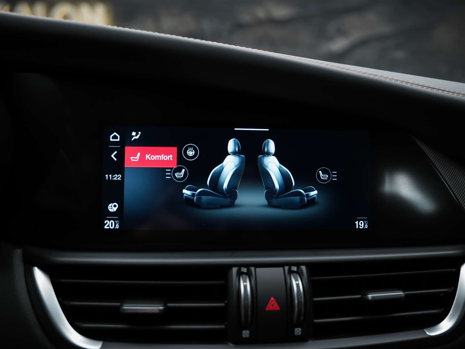 ALFA ROMEO Giulia 2.0 Intensa Q4 AT8 *SOFORT Verfügbar*Werksgarantie*Panorama*Harman/Kardon*-image-34