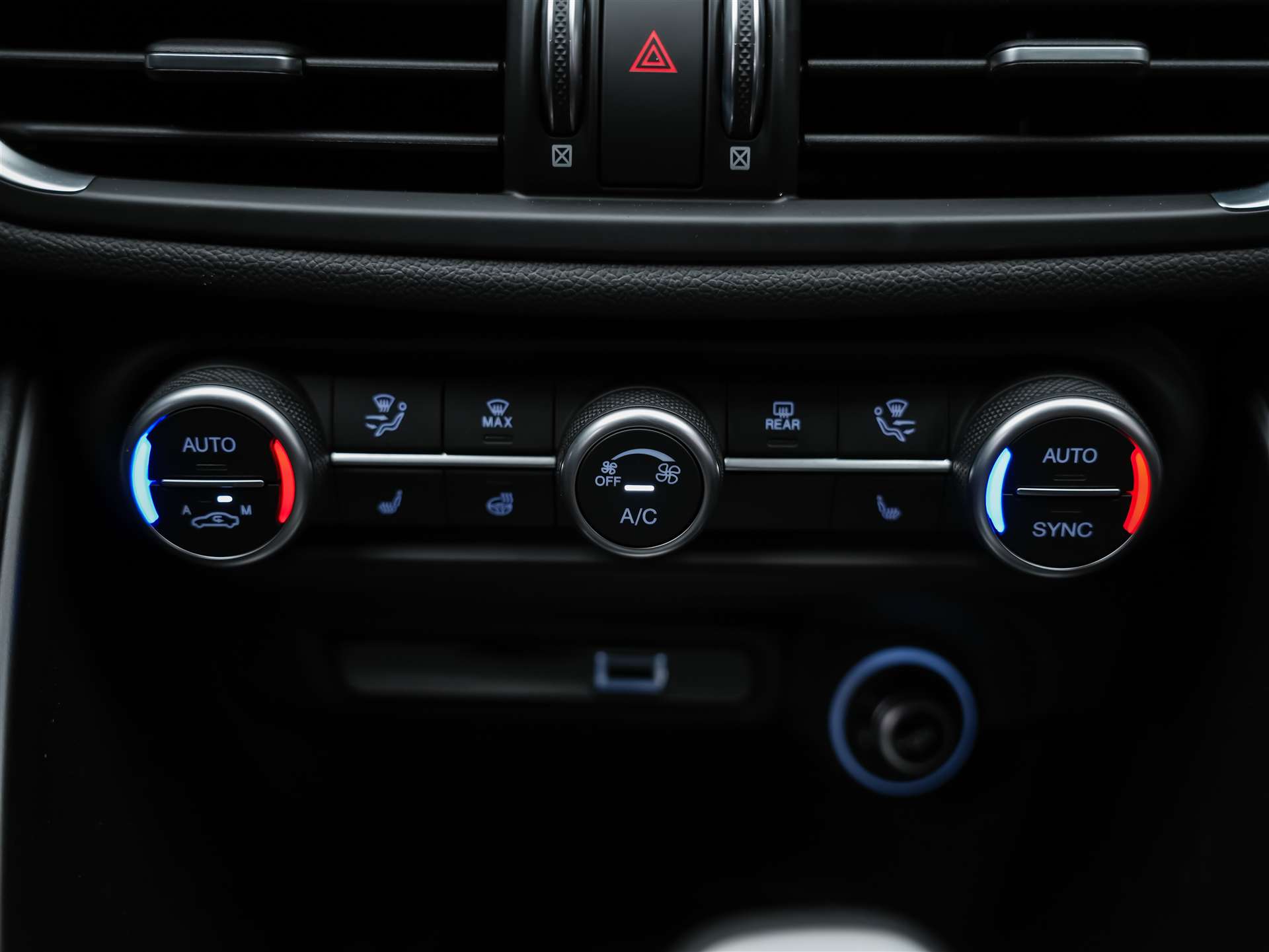 ALFA ROMEO Giulia 2.0 Intensa Q4 AT8 *SOFORT Verfügbar*Werksgarantie*Panorama*Harman/Kardon*-image-25