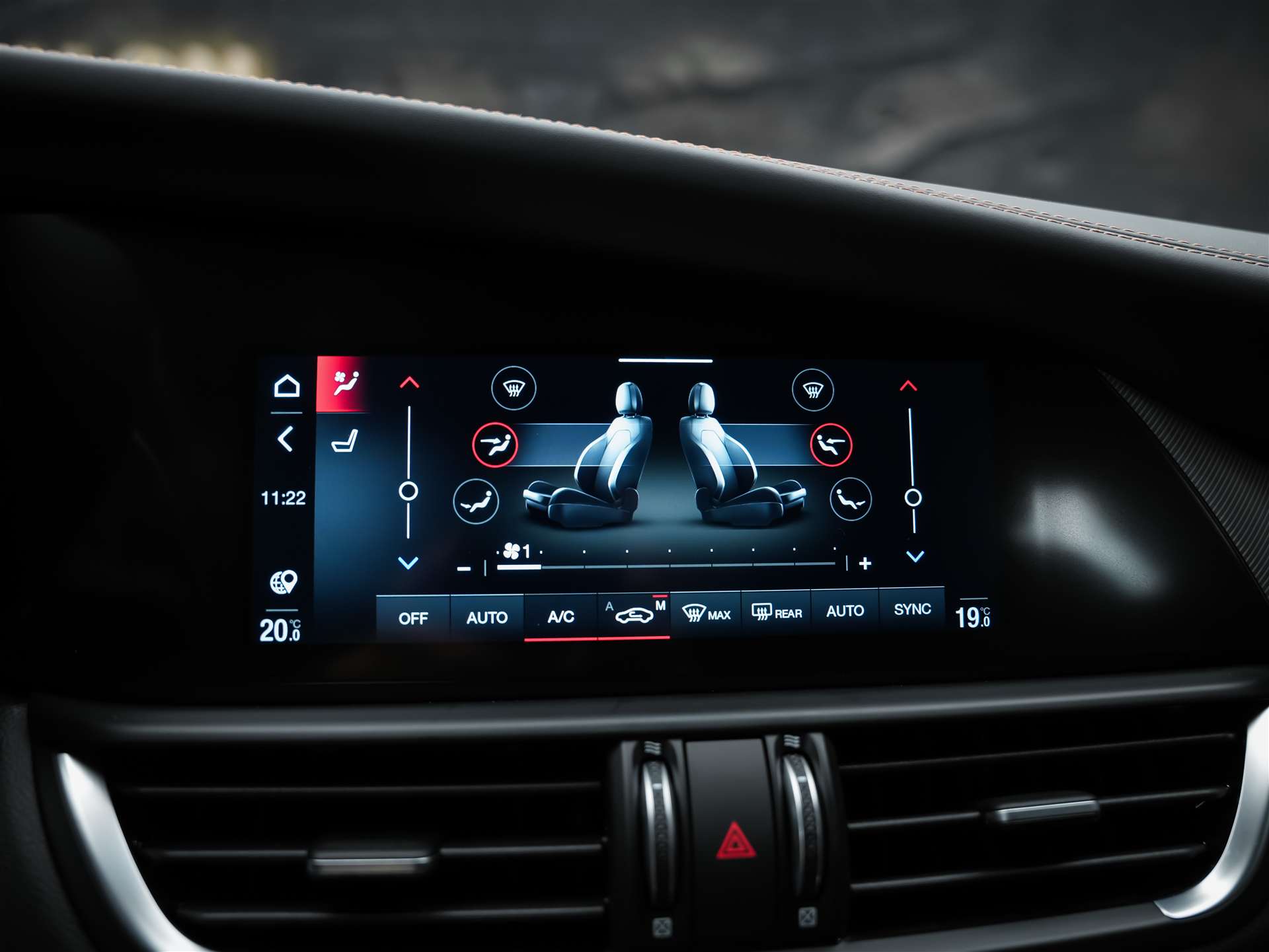ALFA ROMEO Giulia 2.0 Intensa Q4 AT8 *SOFORT Verfügbar*Werksgarantie*Panorama*Harman/Kardon*-image-33