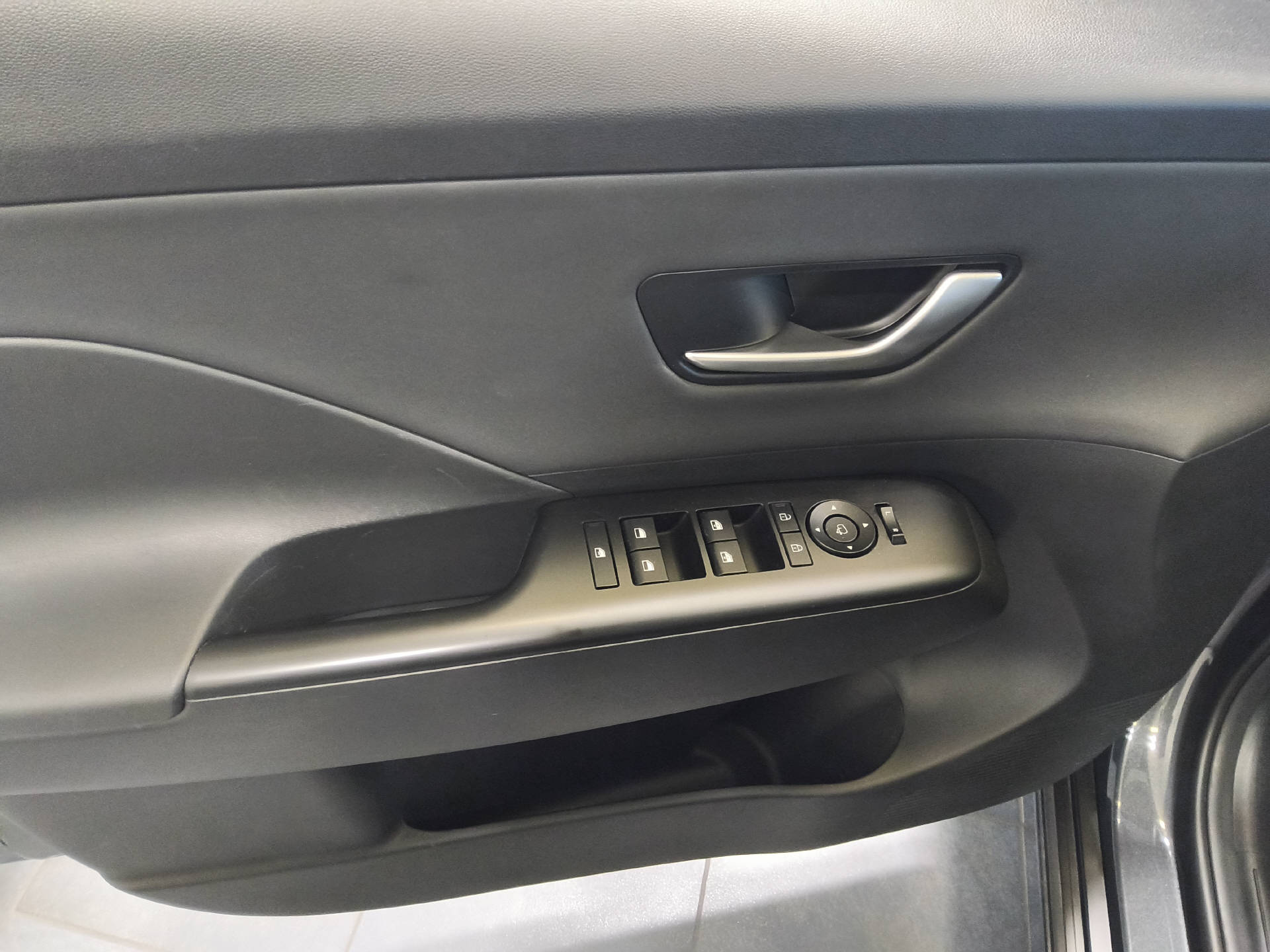 HYUNDAI Kona 1.6 GDi Hybrid Amplia-image-19