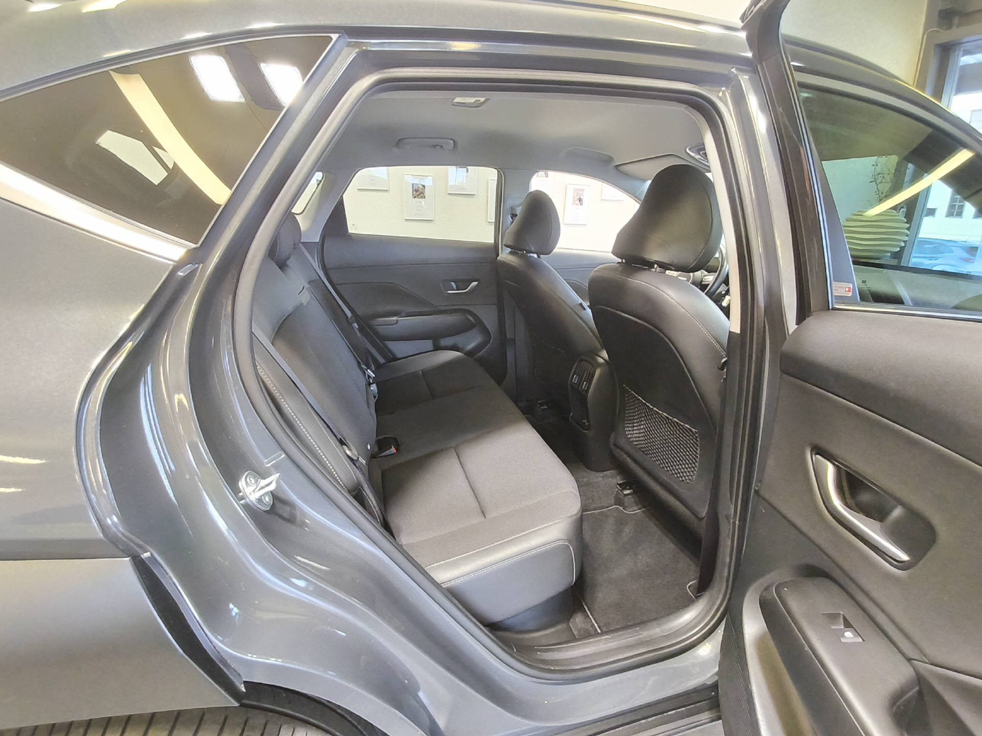 HYUNDAI Kona 1.6 GDi Hybrid Amplia-image-13
