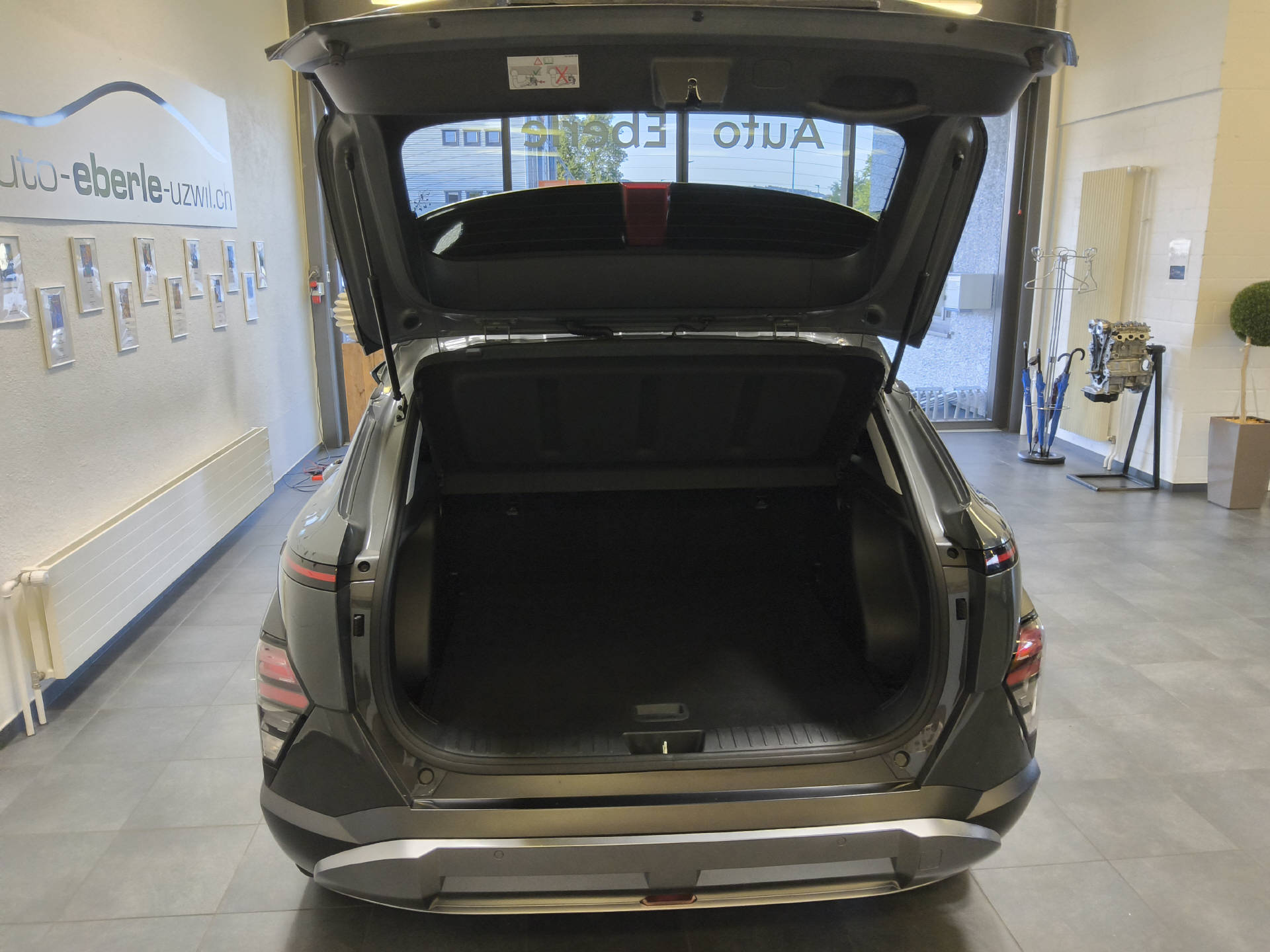 HYUNDAI Kona 1.6 GDi Hybrid Amplia-image-12