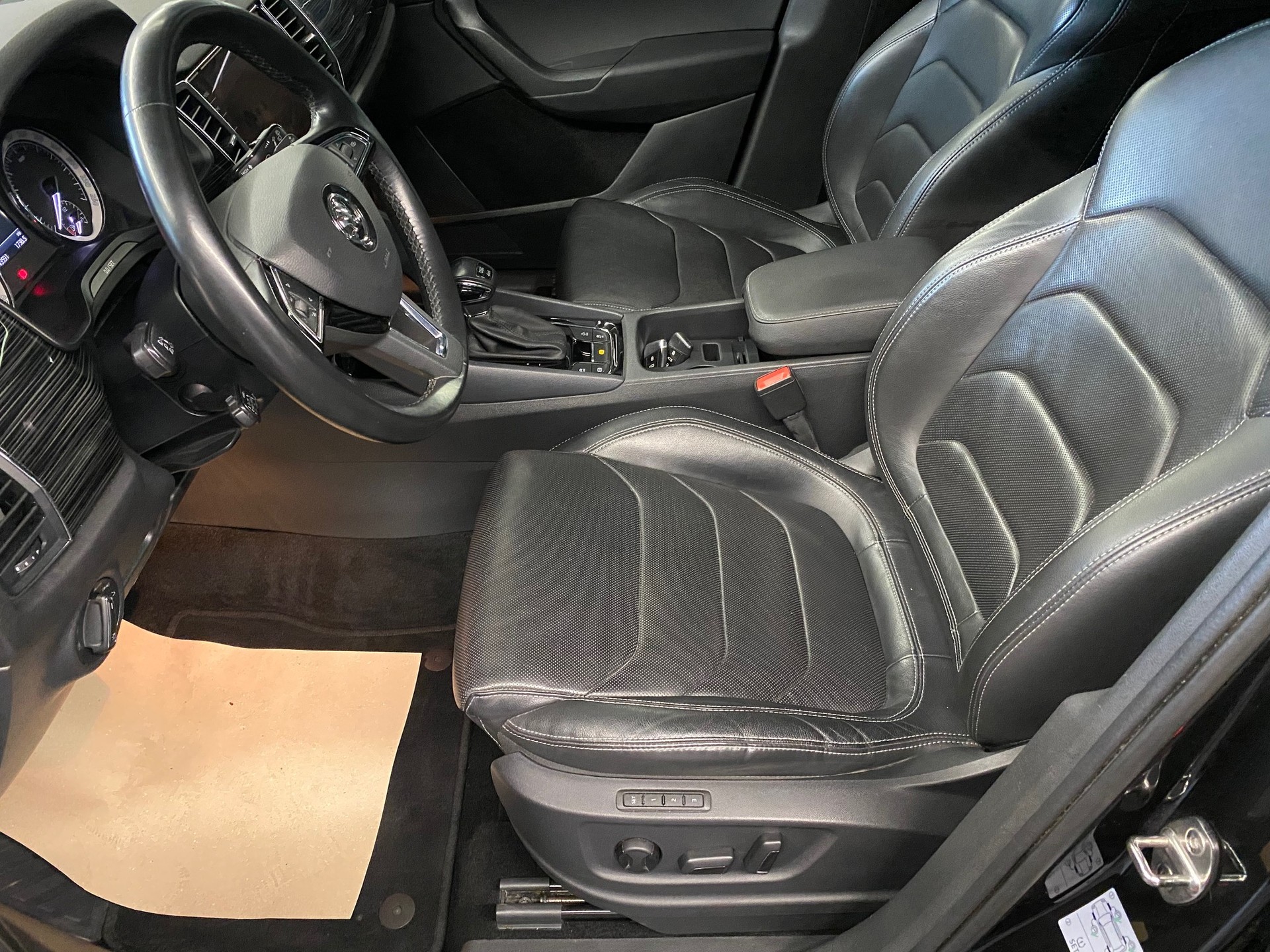 SKODA Kodiaq 2.0 TSI Style DSG 4x4 Gepflegtes CH-Fahrzeug mit Top Ausstattung inkl. STANDHEIZUNG, 8x Aluräder-image-8