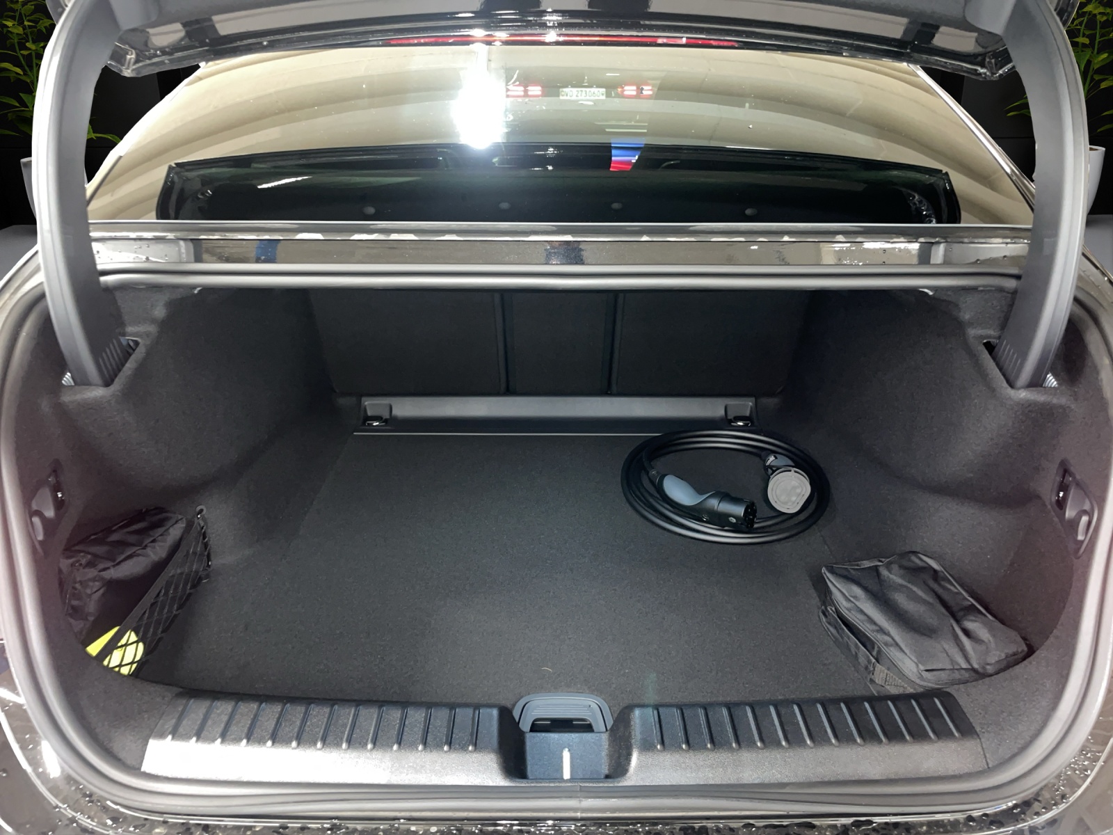 MERCEDES-BENZ C 400 4MATIC EQ Technology-image-5