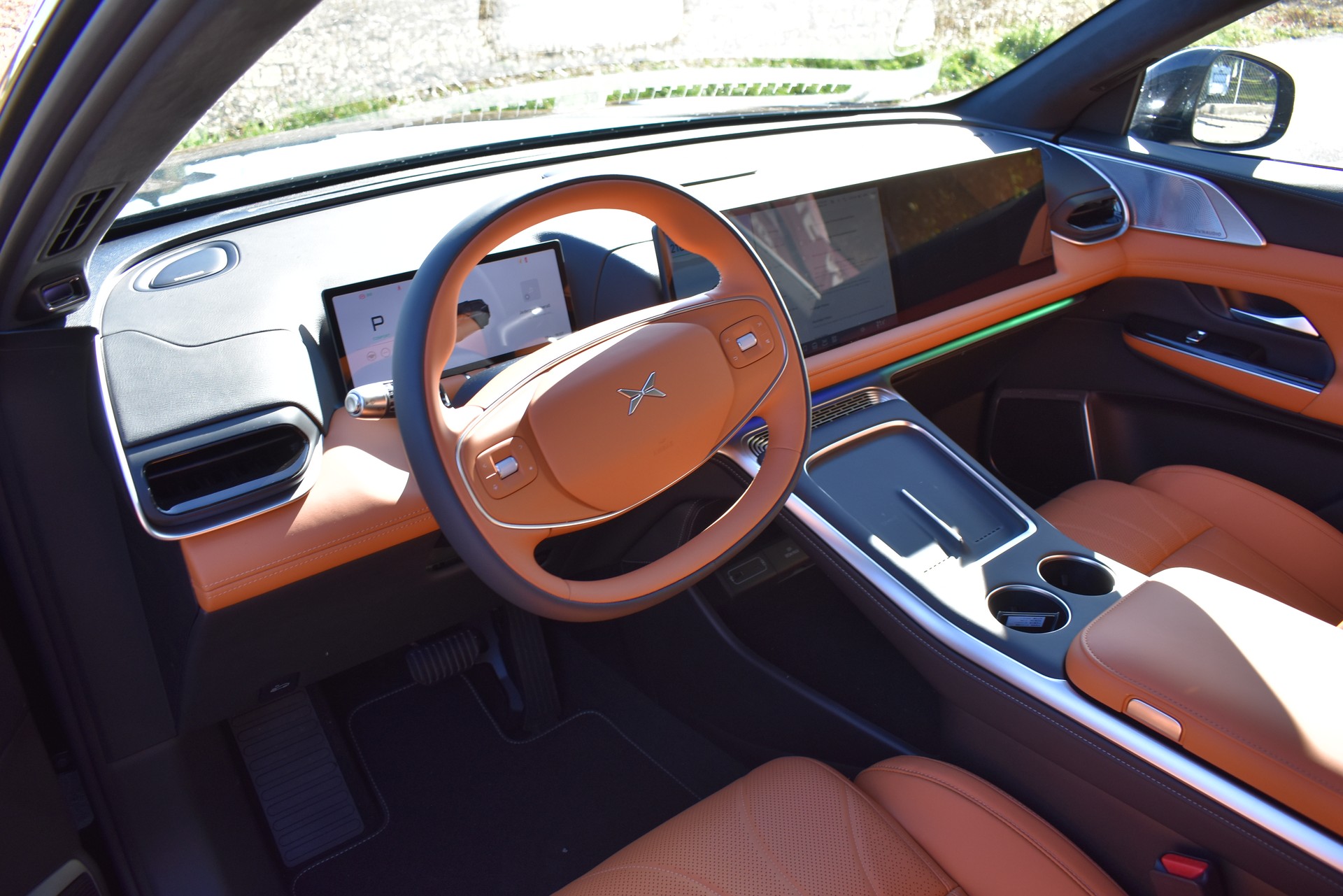 XPENG G9 93kWh Performance AWD mit Anhängerkupplung-image-11