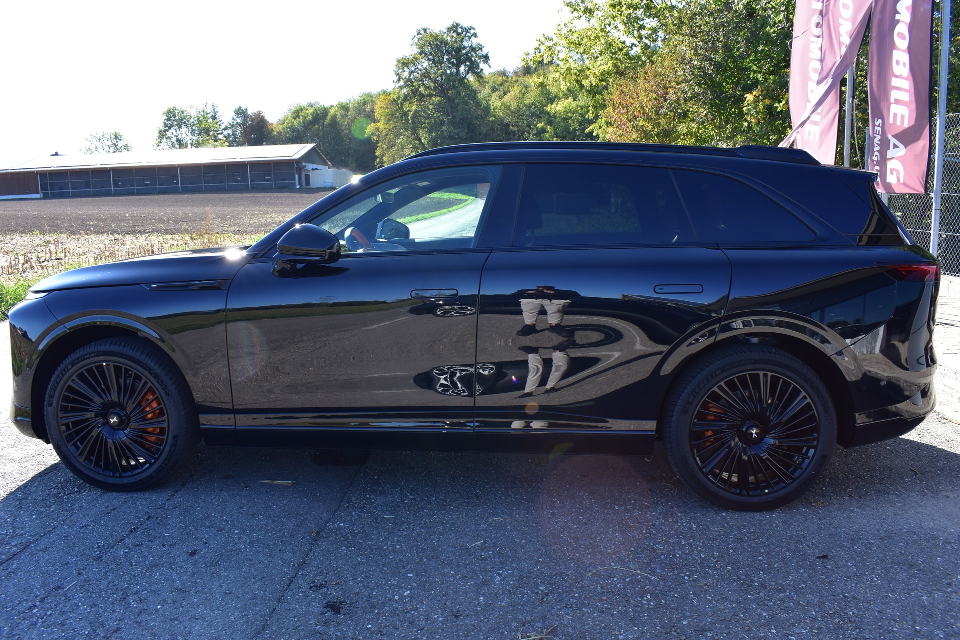 XPENG G9 93kWh Performance AWD mit Anhängerkupplung-image-1