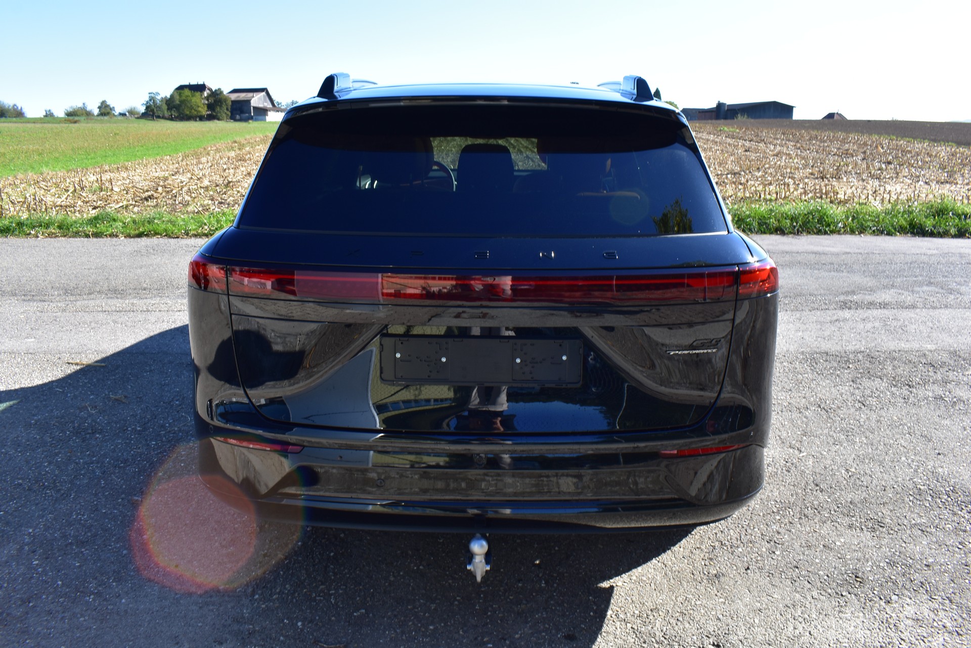 XPENG G9 93kWh Performance AWD mit Anhängerkupplung-image-6
