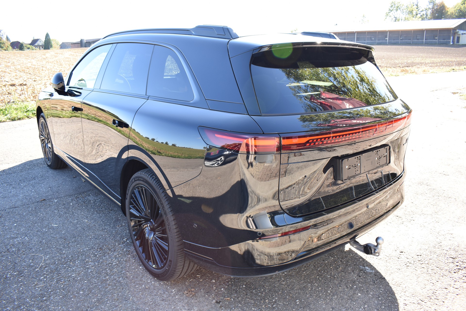XPENG G9 93kWh Performance AWD mit Anhängerkupplung-image-8