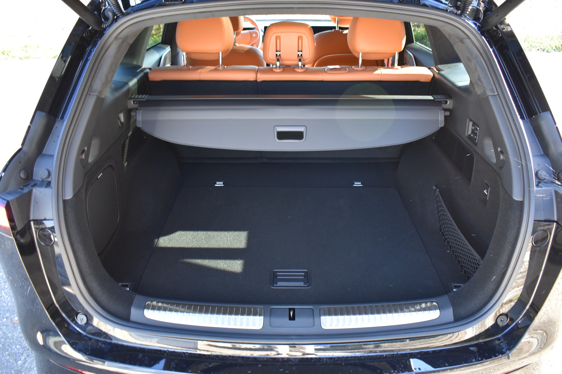 XPENG G9 93kWh Performance AWD mit Anhängerkupplung-image-7