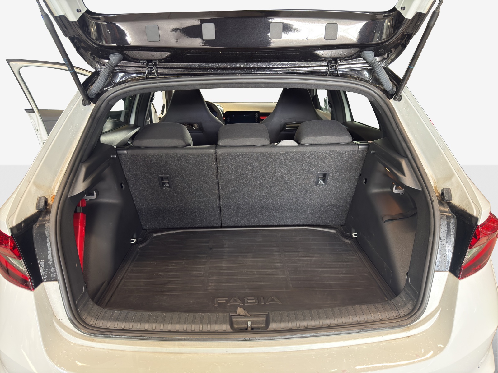 SKODA Fabia 1.5 TSI Monte Carlo DSG-image-12