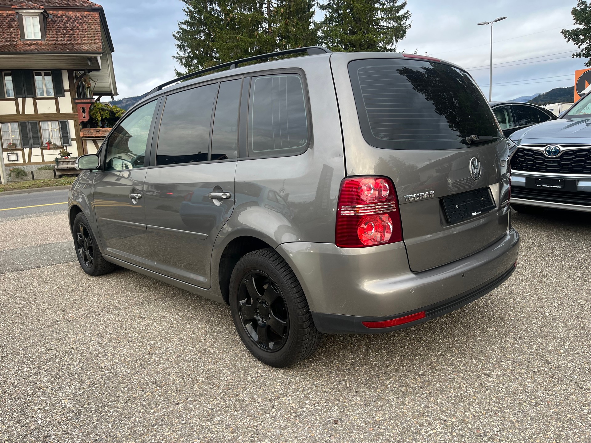 VW Touran 1.4 TSI Highline-image-3