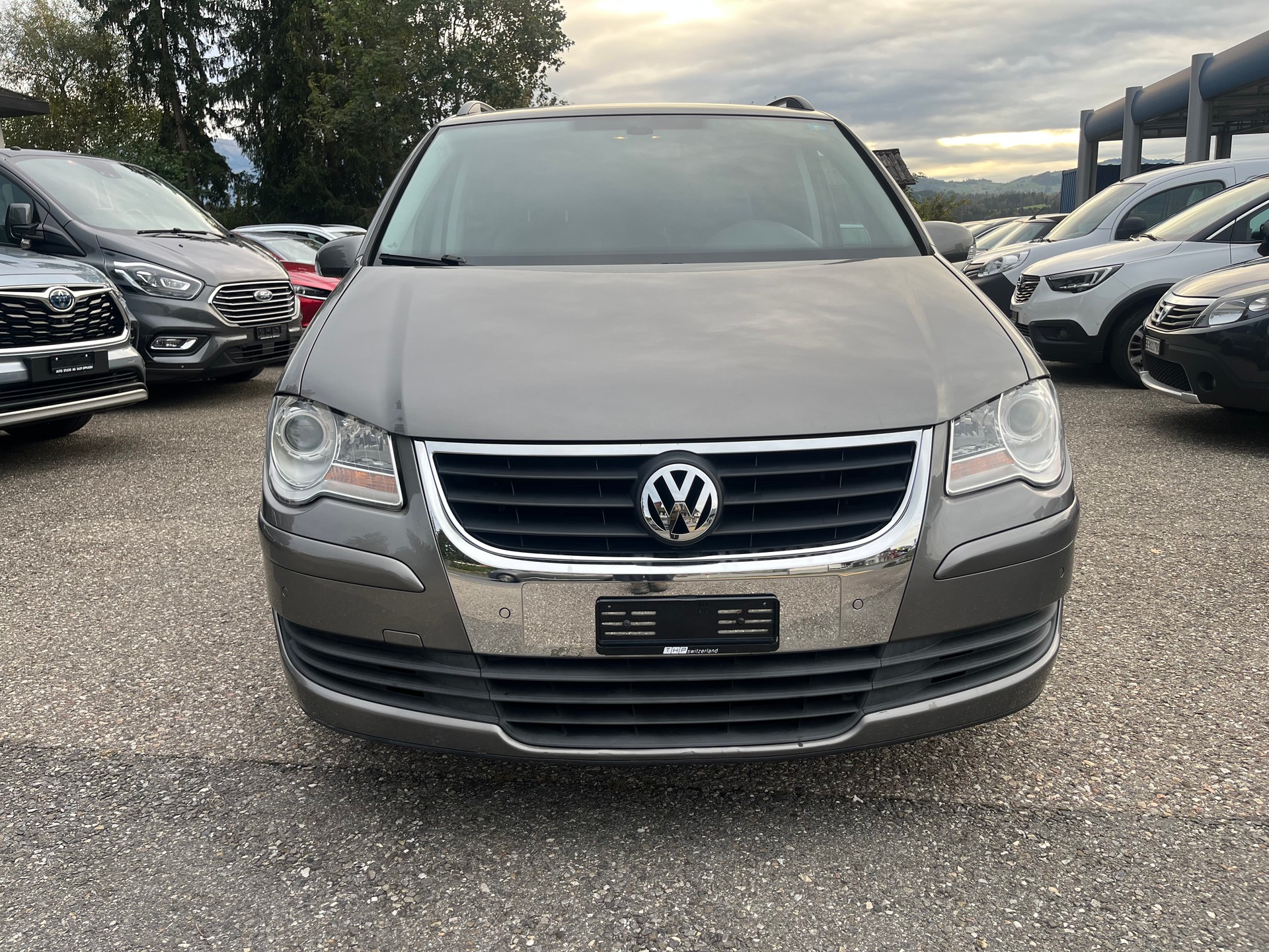 VW Touran 1.4 TSI Highline-image-1