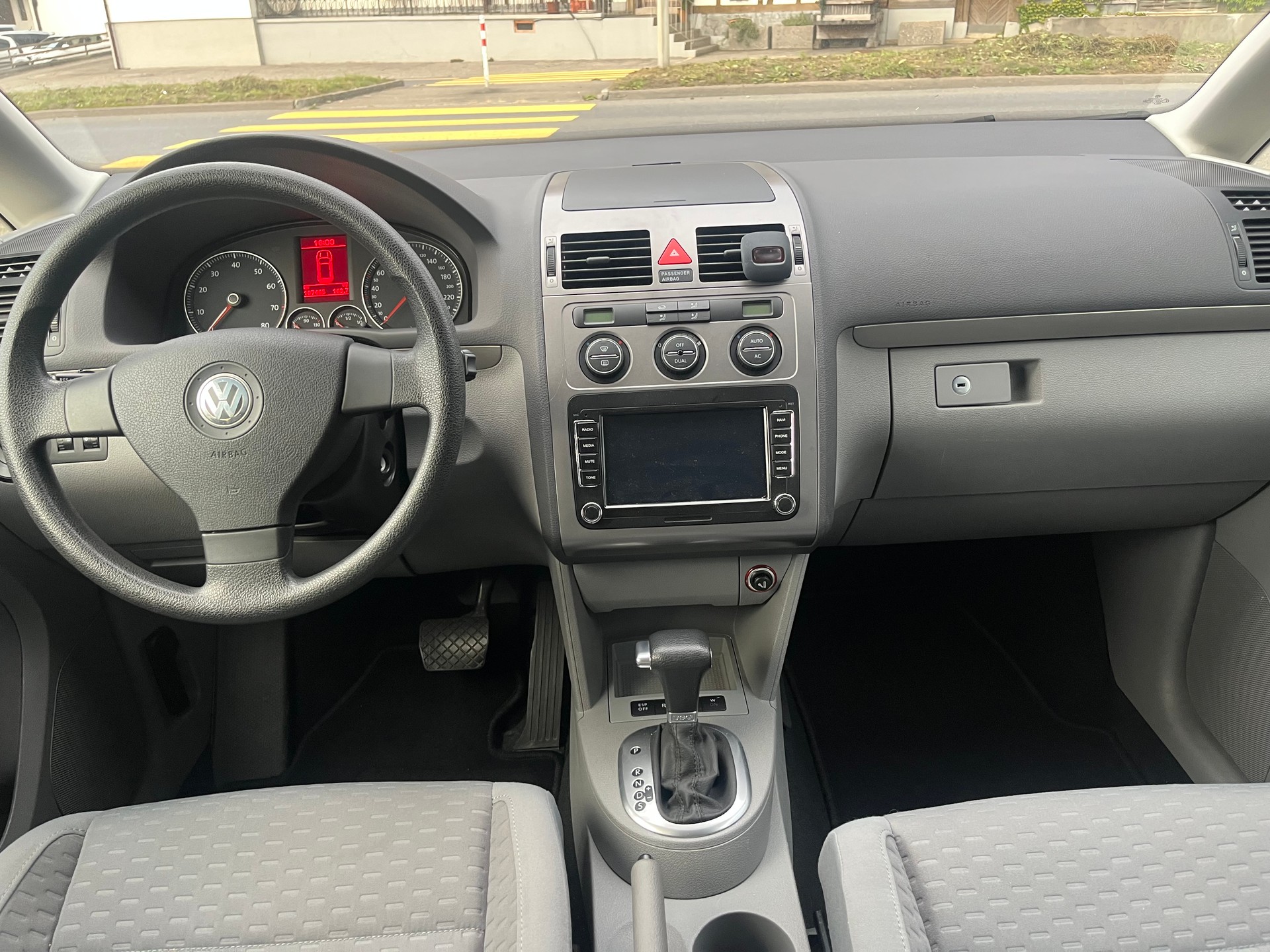 VW Touran 1.4 TSI Highline-image-7