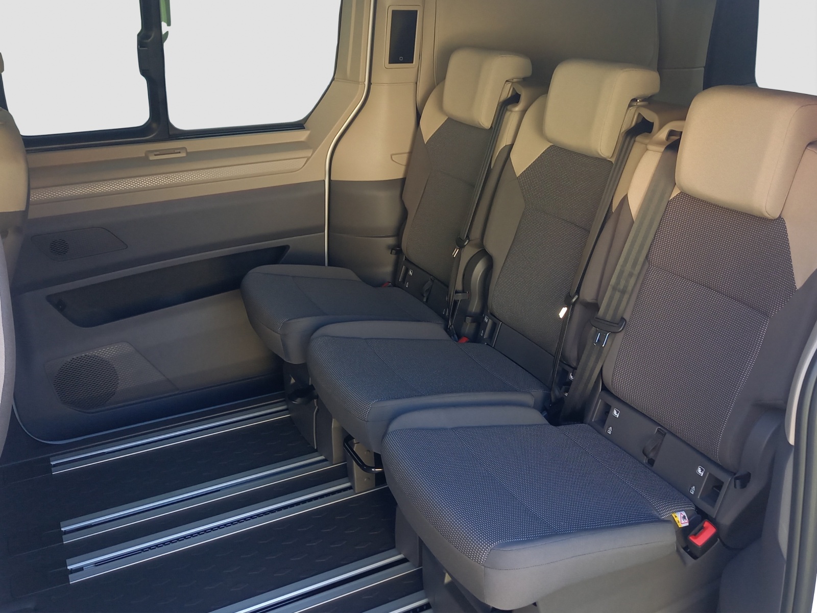 VW California 2.0 TDI Beach Tour Liberty-image-8