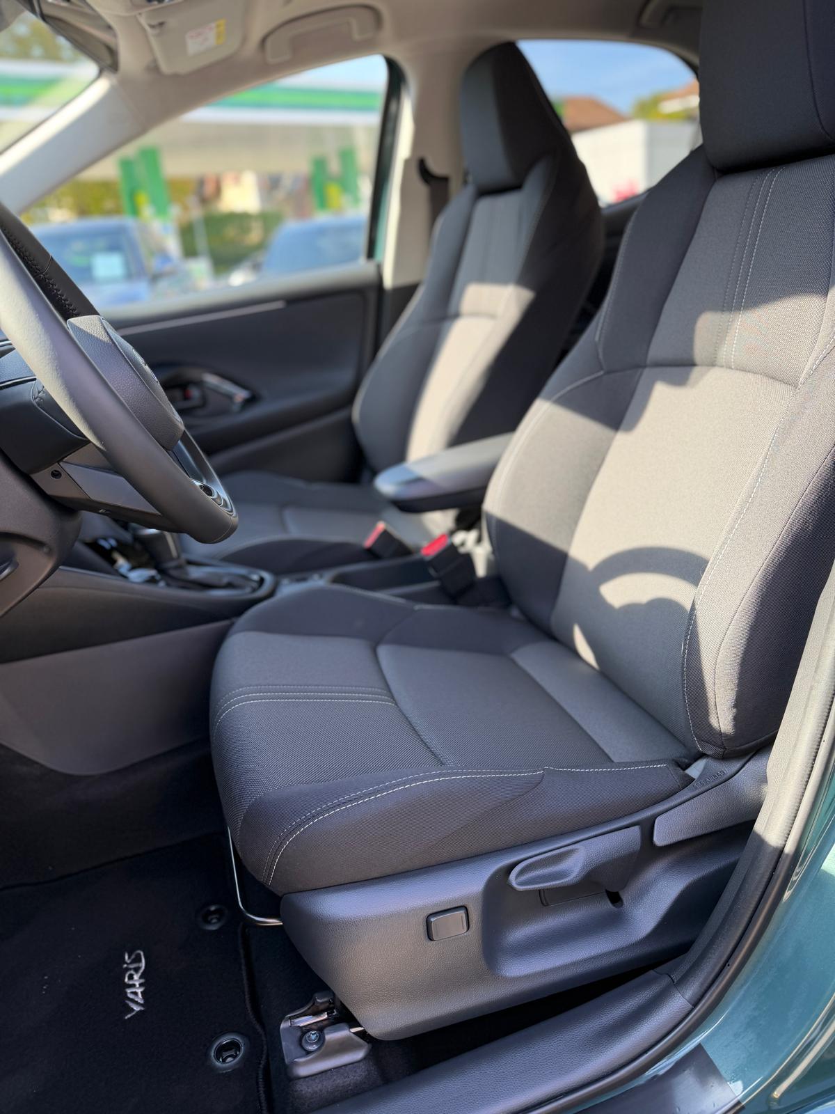 TOYOTA Yaris 1.5 Trend e-CVT-image-8
