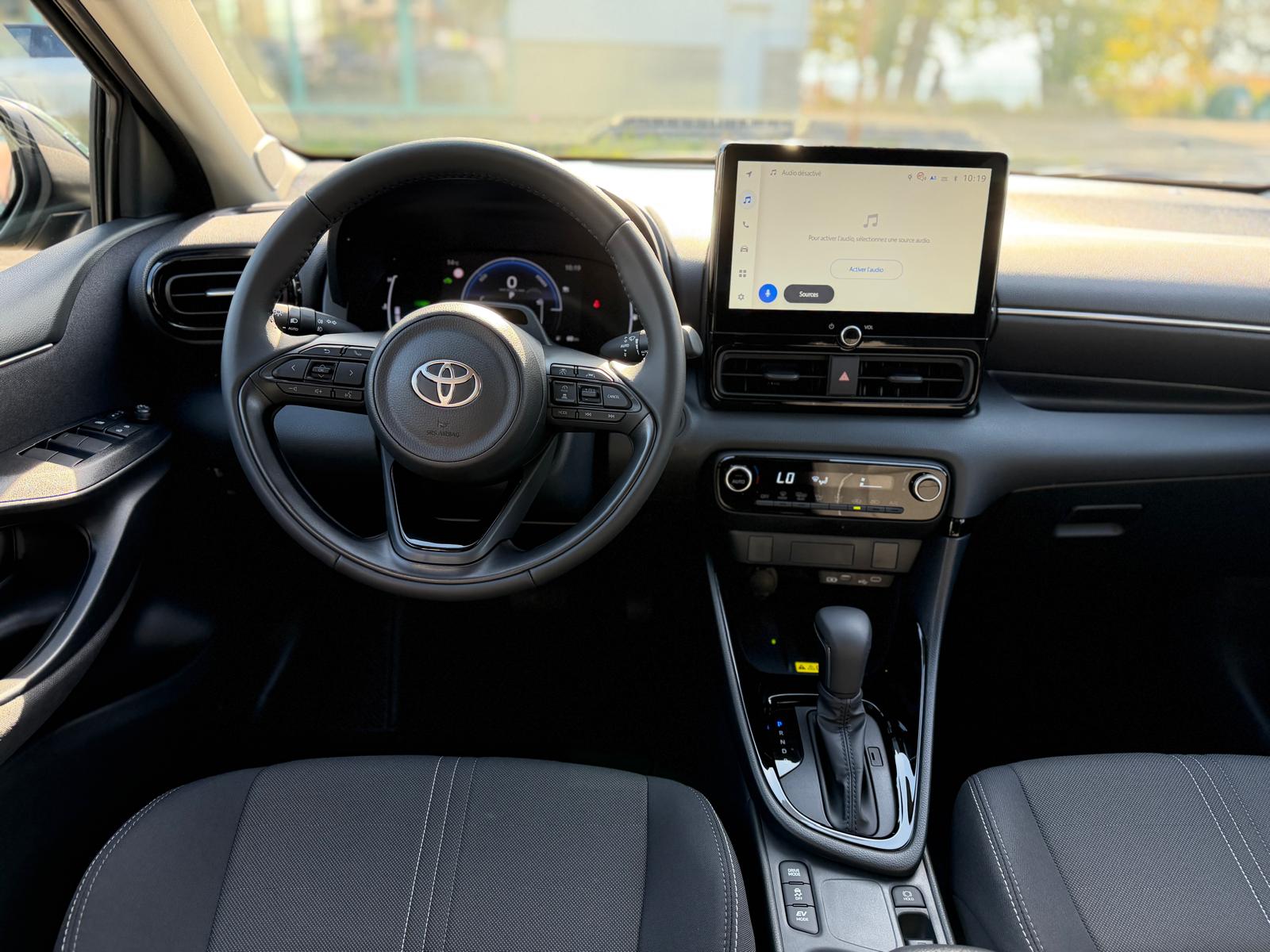 TOYOTA Yaris 1.5 Trend e-CVT-image-6
