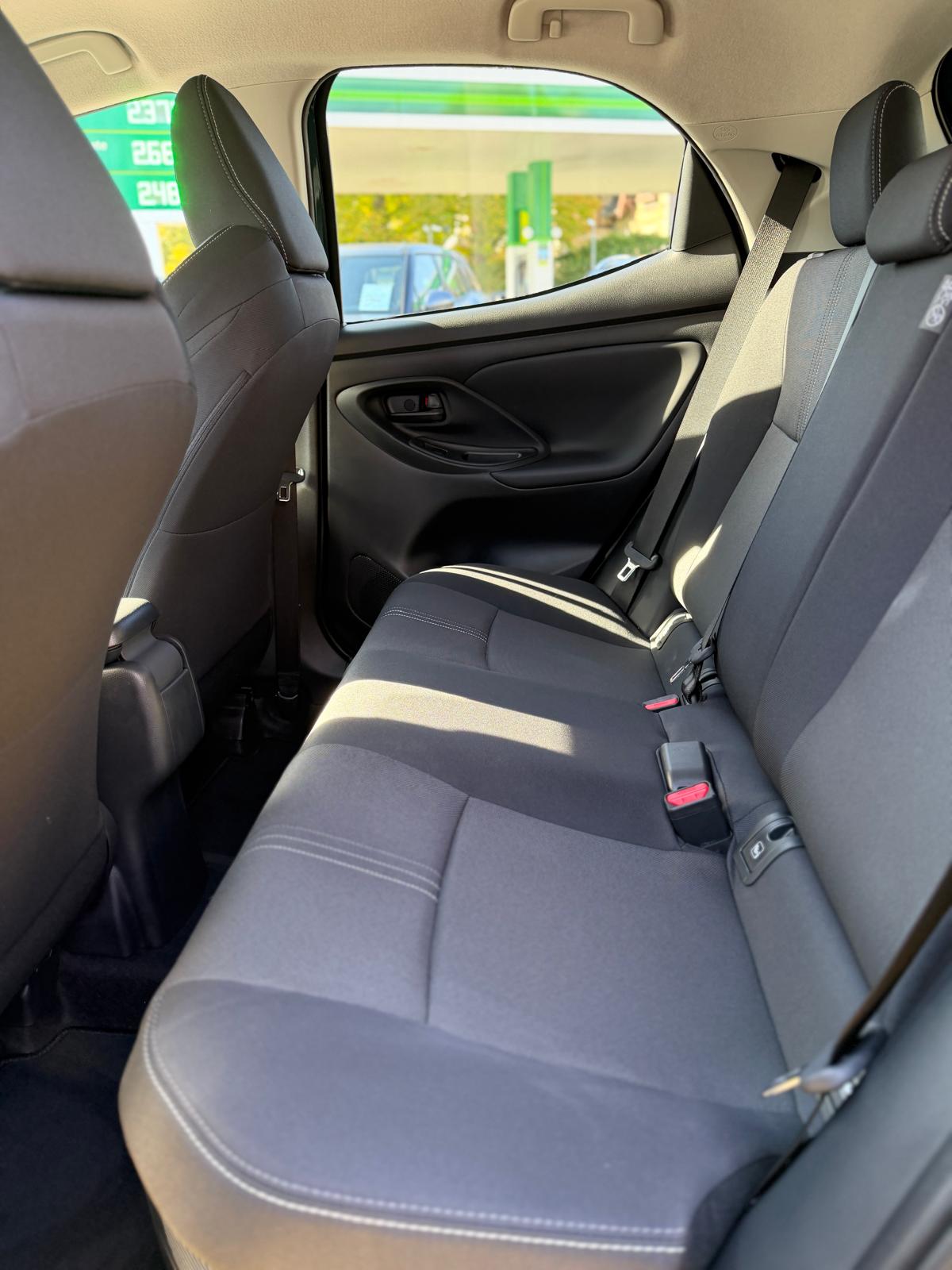 TOYOTA Yaris 1.5 Trend e-CVT-image-11