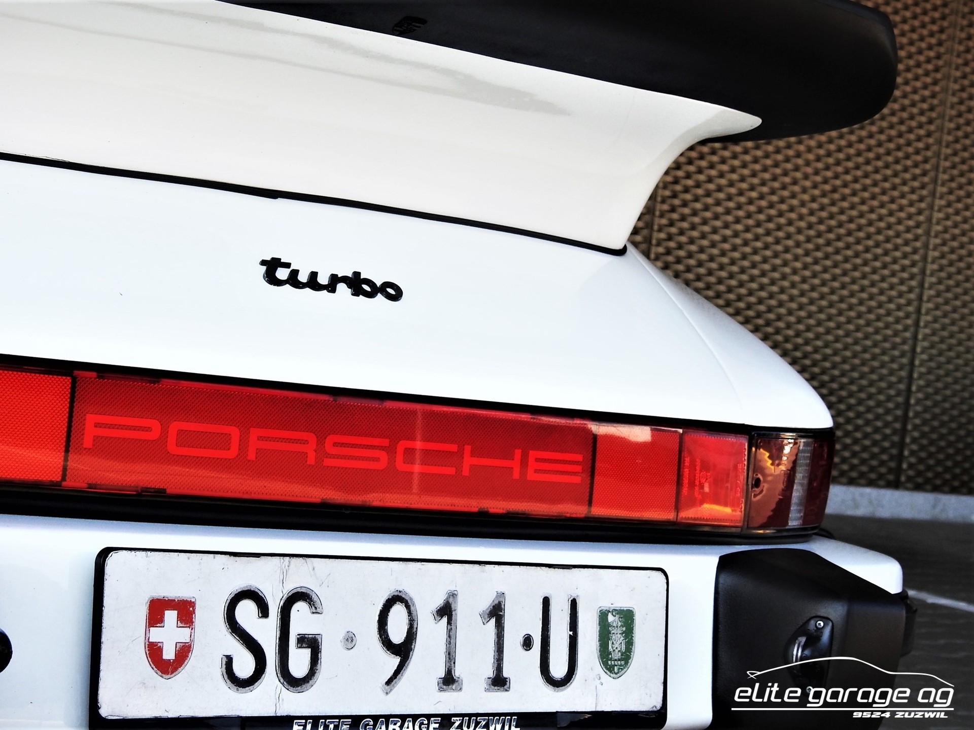 PORSCHE 911 TURBO-image-6