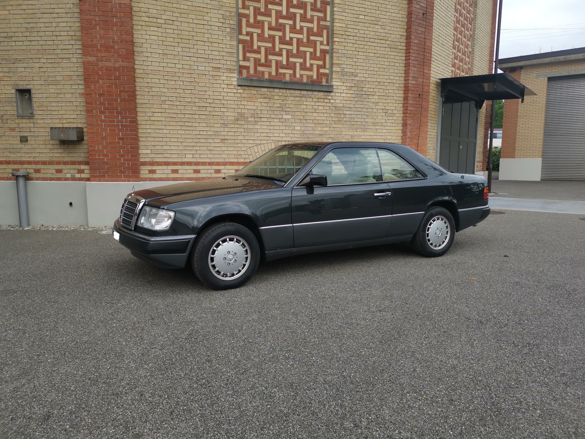 MERCEDES-BENZ 300 CE-image-3