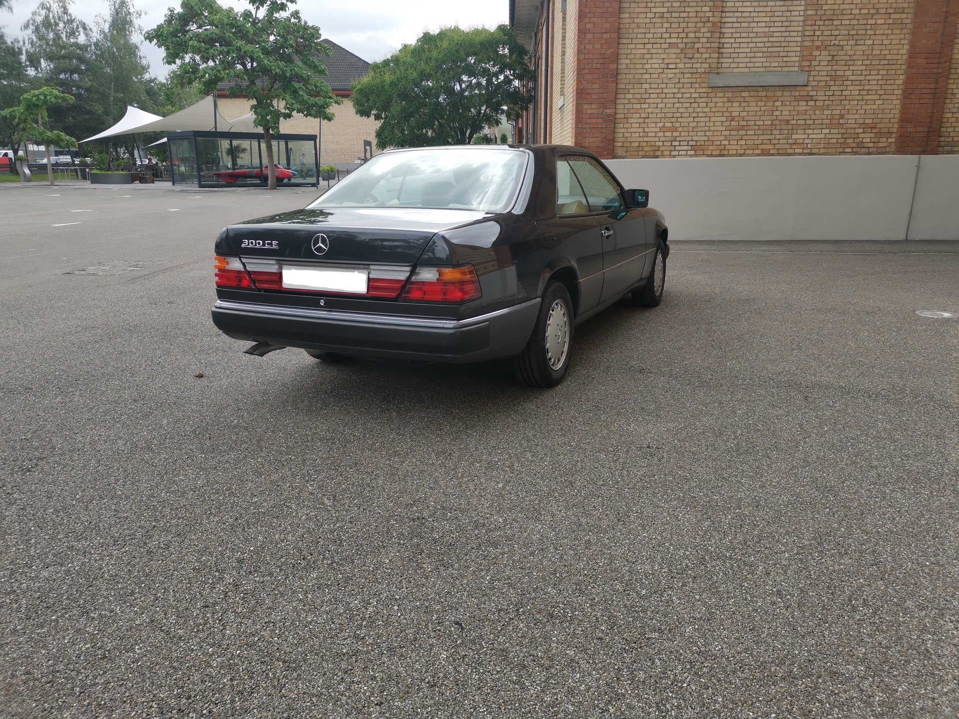 MERCEDES-BENZ 300 CE-image-1
