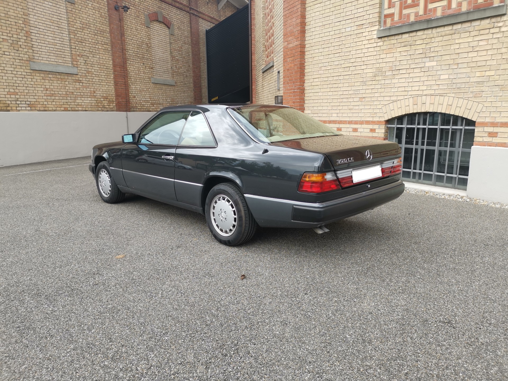 MERCEDES-BENZ 300 CE-image-0