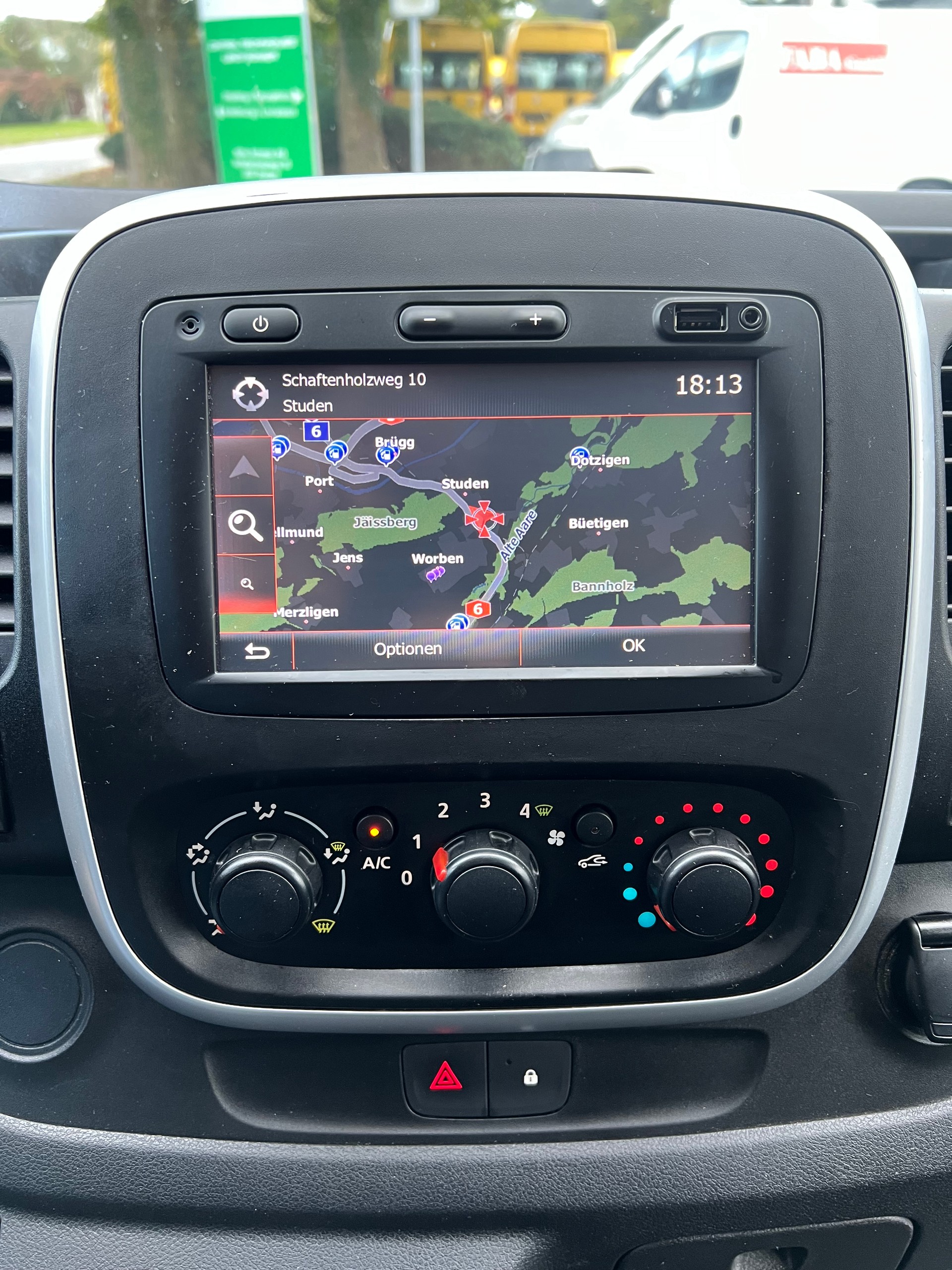 RENAULT Trafic 1.6 ENERGY TwinT. dCi145 2.9t Business L1H1-image-8
