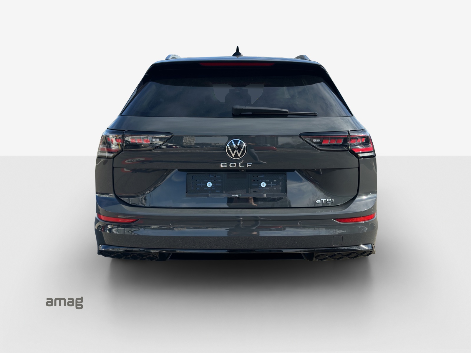 VW Golf Variant 1.5 eTSI mHEV R-Line DSG-image-3