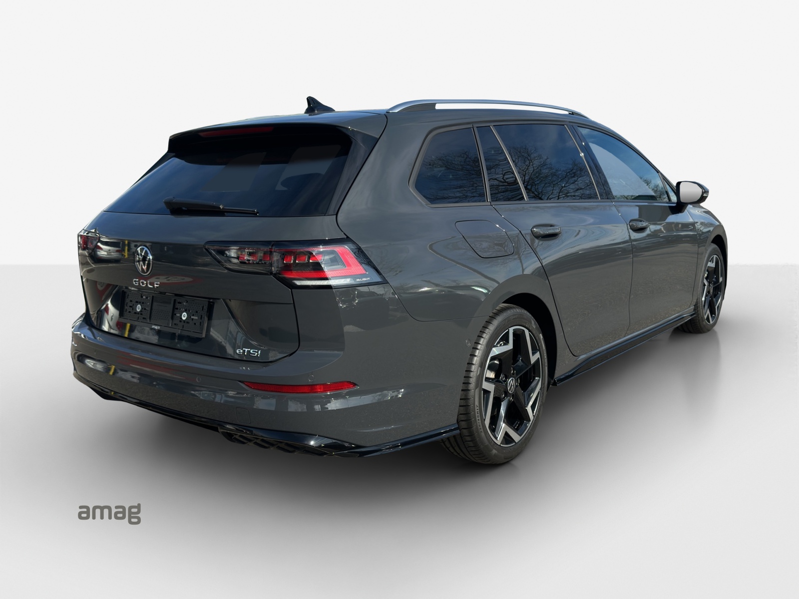 VW Golf Variant 1.5 eTSI mHEV R-Line DSG-image-4