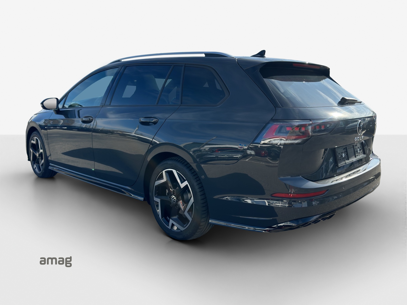 VW Golf Variant 1.5 eTSI mHEV R-Line DSG-image-2