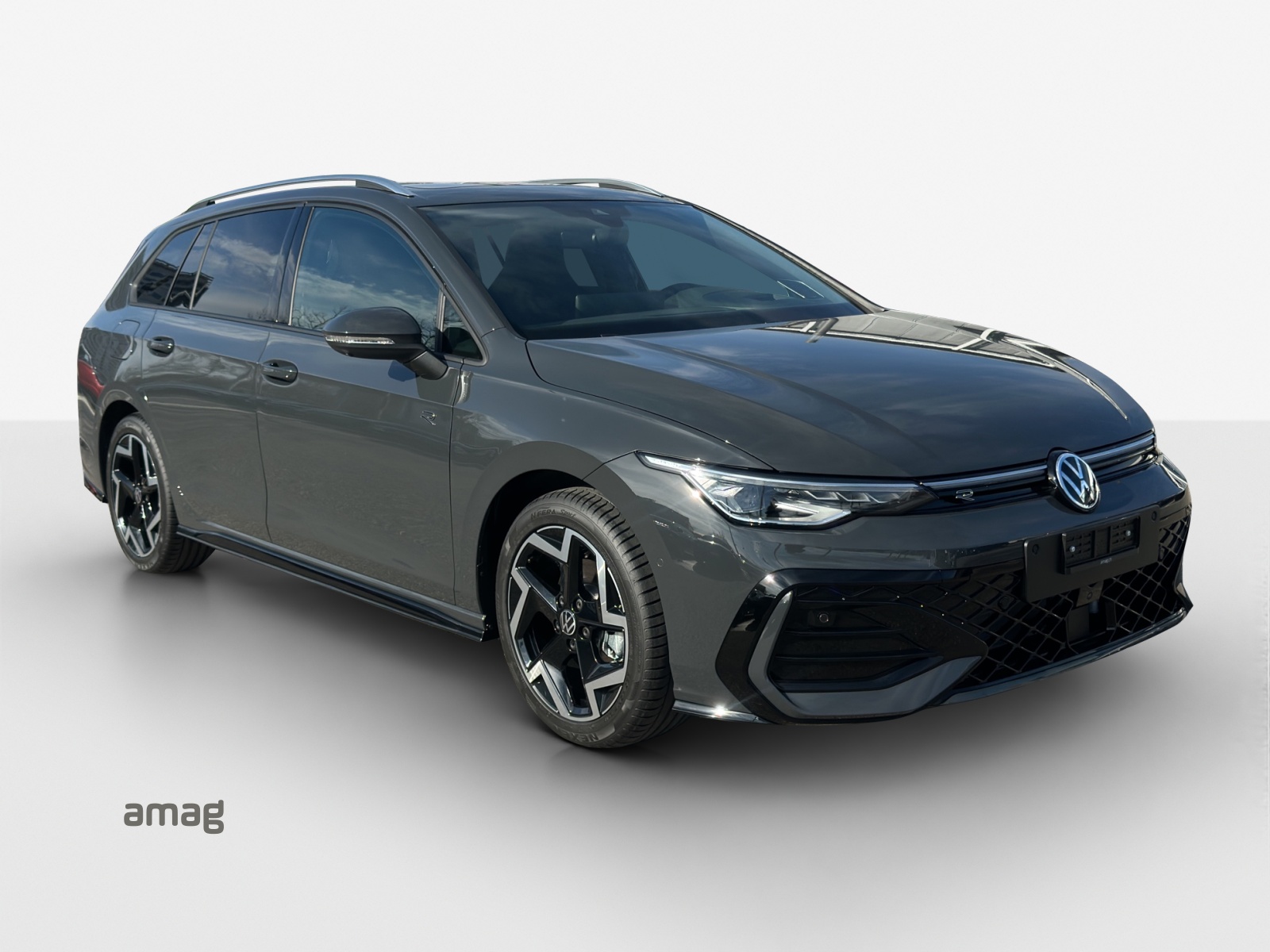 VW Golf Variant 1.5 eTSI mHEV R-Line DSG-image-5
